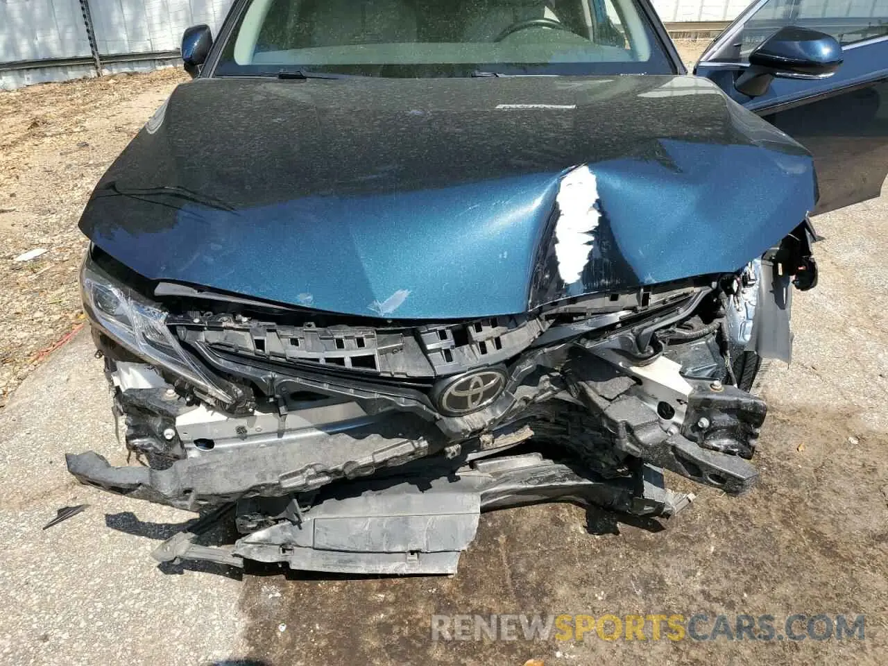 11 Photograph of a damaged car 4T1B11HK5KU274965 TOYOTA CAMRY 2019