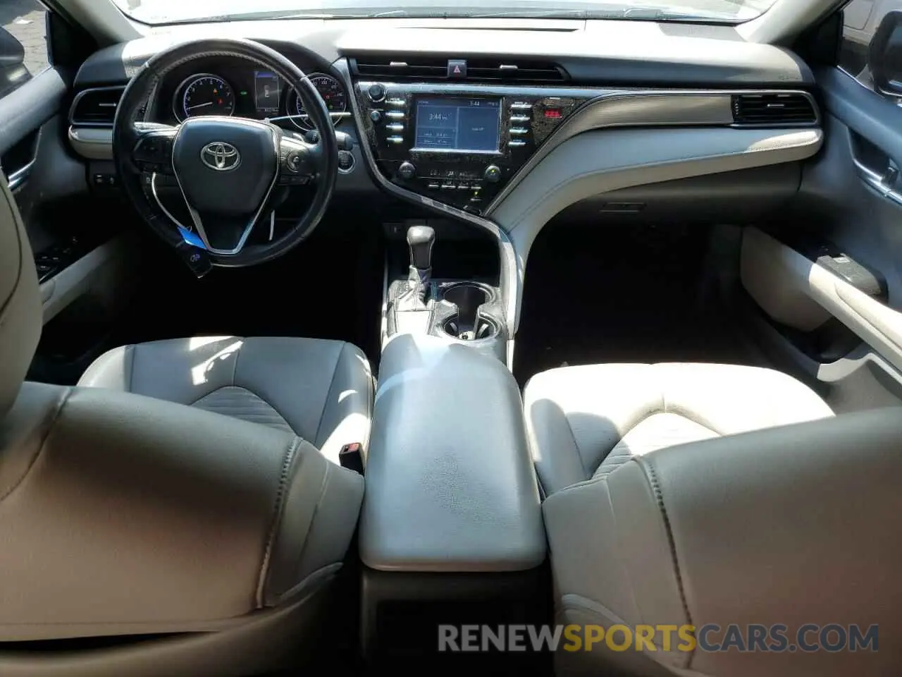 8 Photograph of a damaged car 4T1B11HK5KU274965 TOYOTA CAMRY 2019