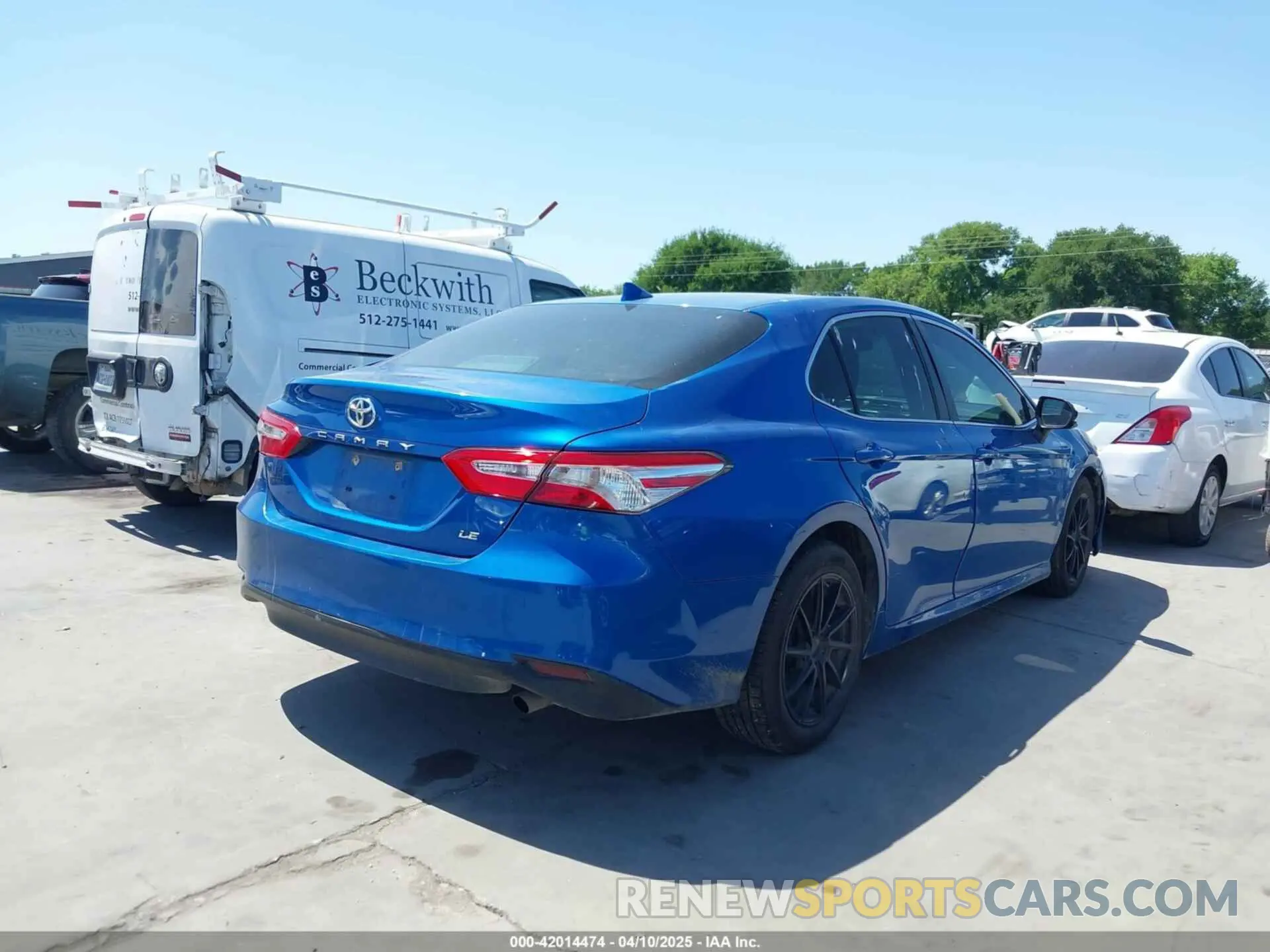 4 Photograph of a damaged car 4T1B11HK5KU280118 TOYOTA CAMRY 2019