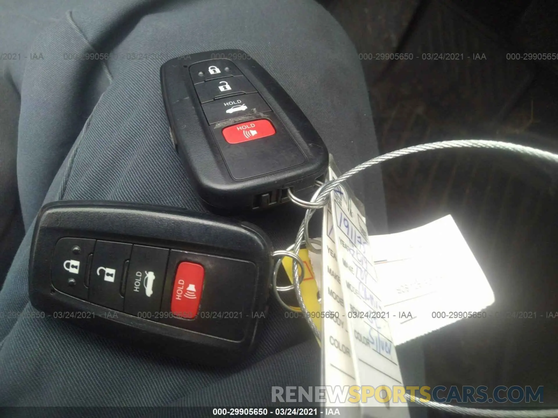 11 Photograph of a damaged car 4T1B11HK5KU280667 TOYOTA CAMRY 2019