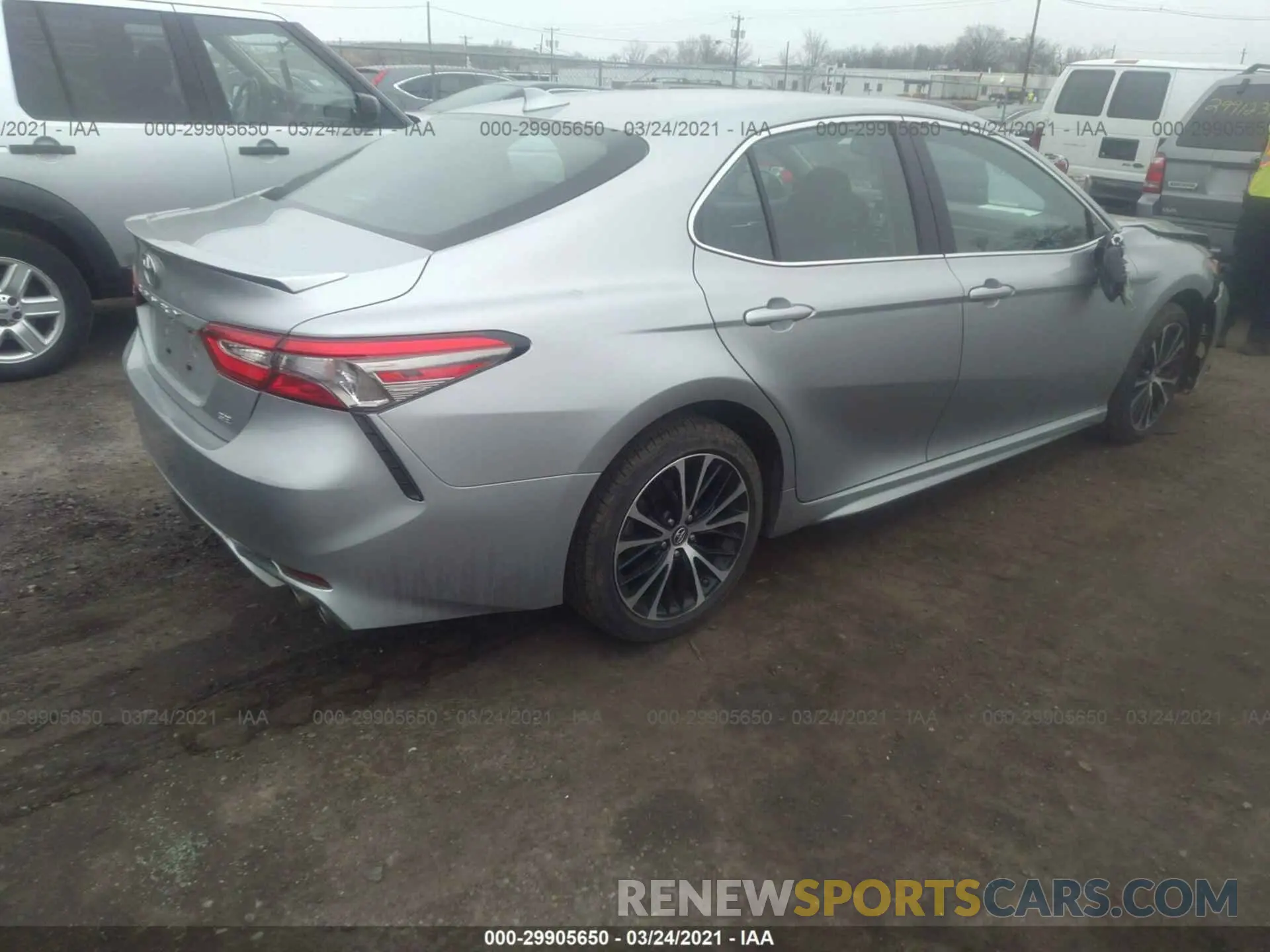 4 Photograph of a damaged car 4T1B11HK5KU280667 TOYOTA CAMRY 2019