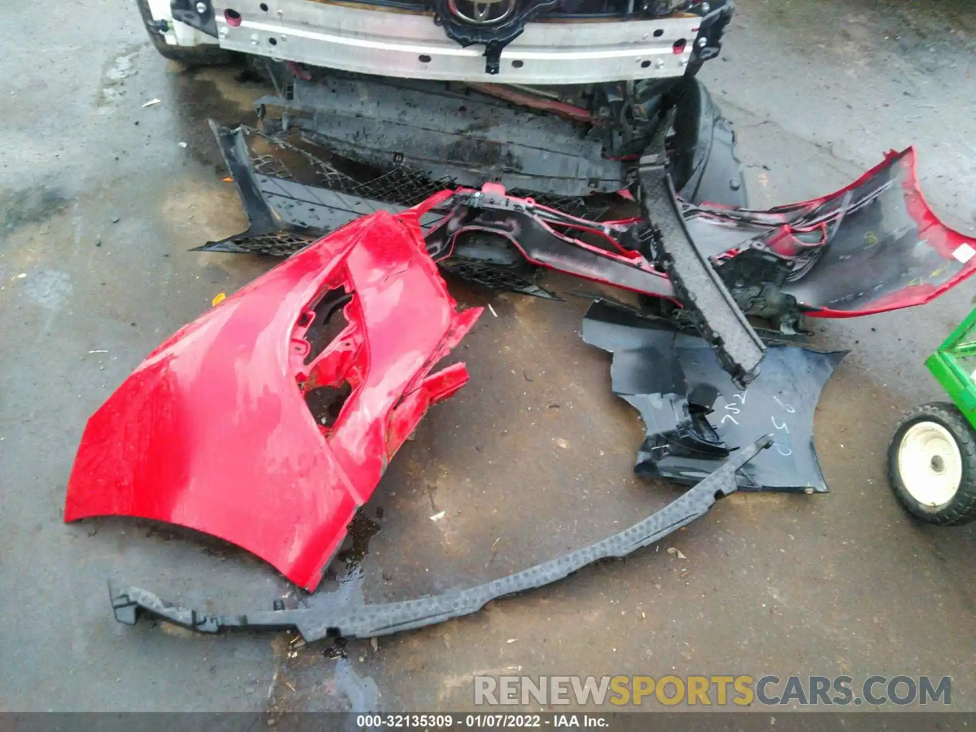 12 Photograph of a damaged car 4T1B11HK5KU281513 TOYOTA CAMRY 2019