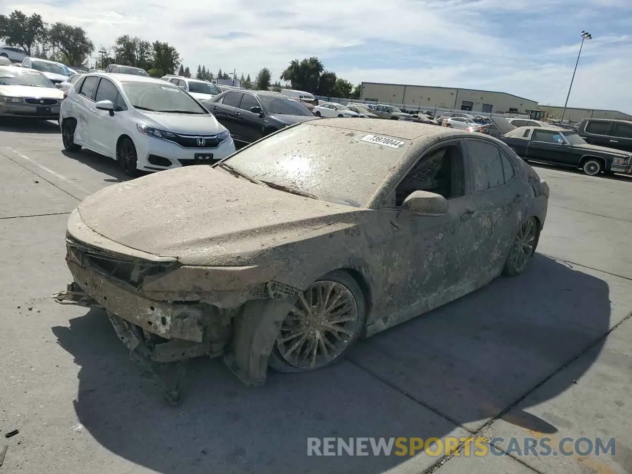 1 Photograph of a damaged car 4T1B11HK5KU281608 TOYOTA CAMRY 2019
