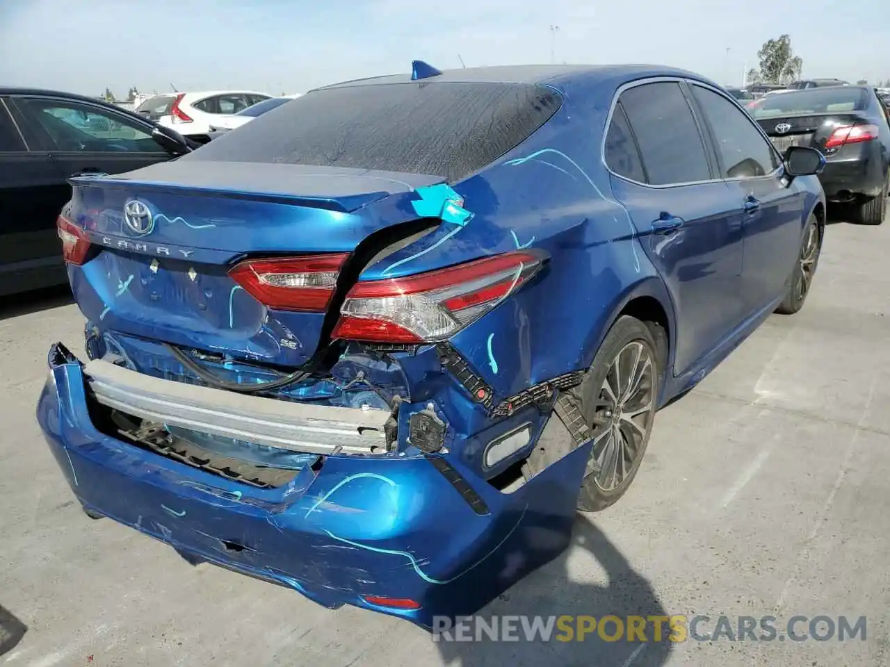 4 Photograph of a damaged car 4T1B11HK5KU282631 TOYOTA CAMRY 2019