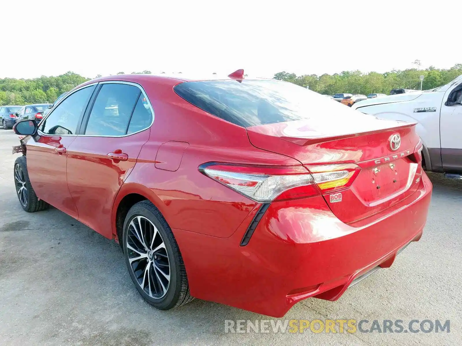 3 Photograph of a damaged car 4T1B11HK5KU283021 TOYOTA CAMRY 2019