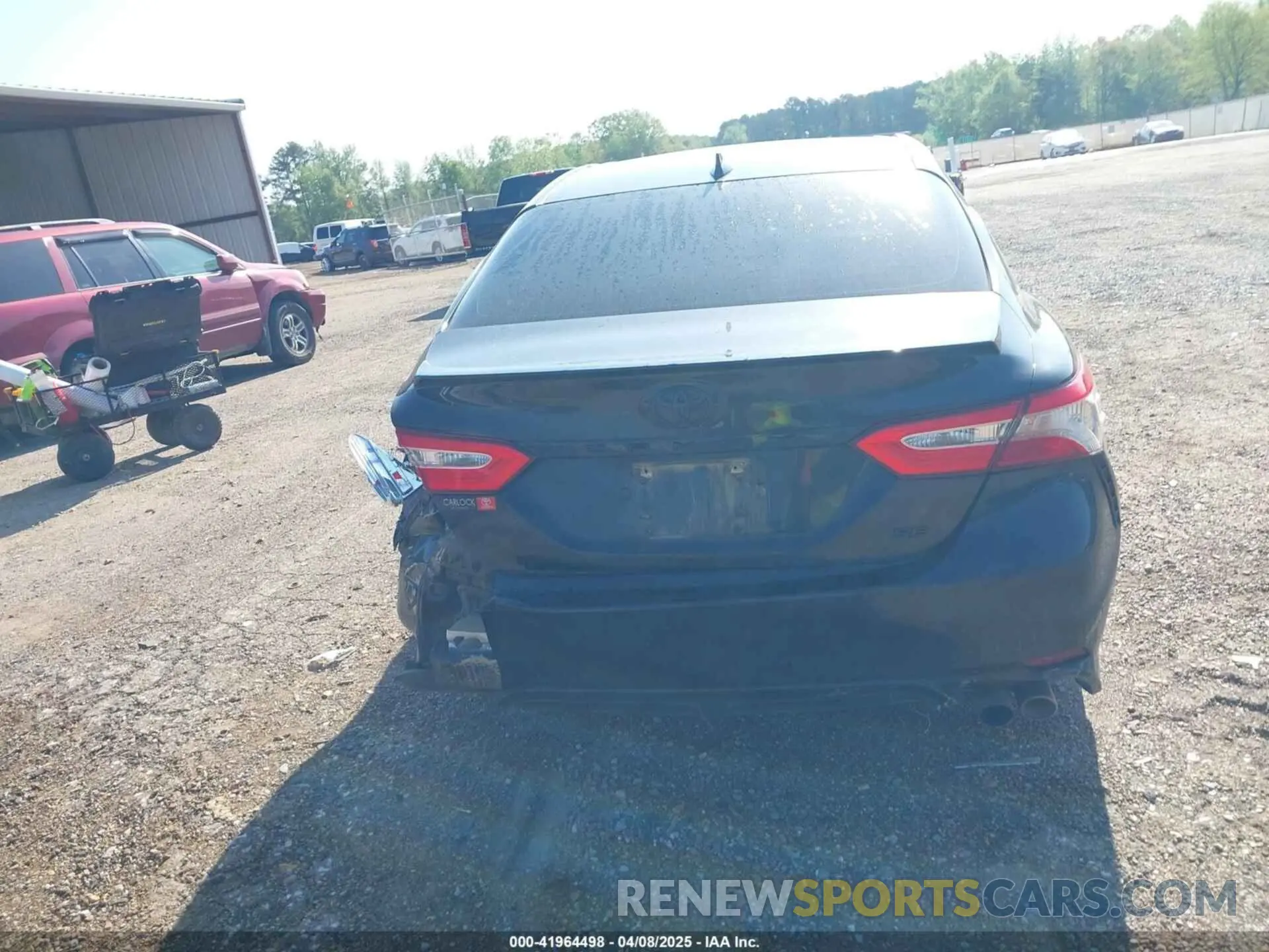 17 Photograph of a damaged car 4T1B11HK5KU286095 TOYOTA CAMRY 2019