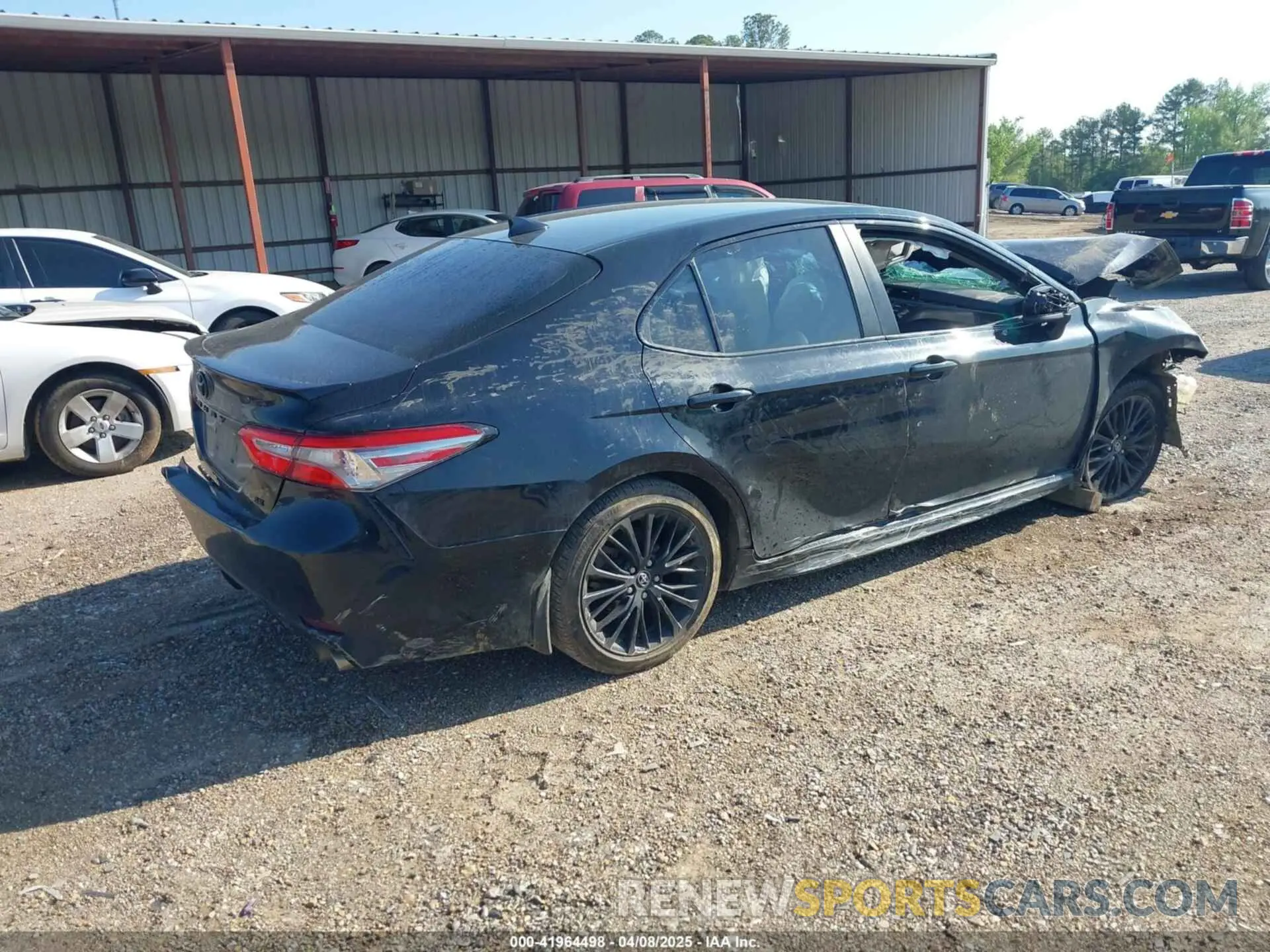 4 Photograph of a damaged car 4T1B11HK5KU286095 TOYOTA CAMRY 2019