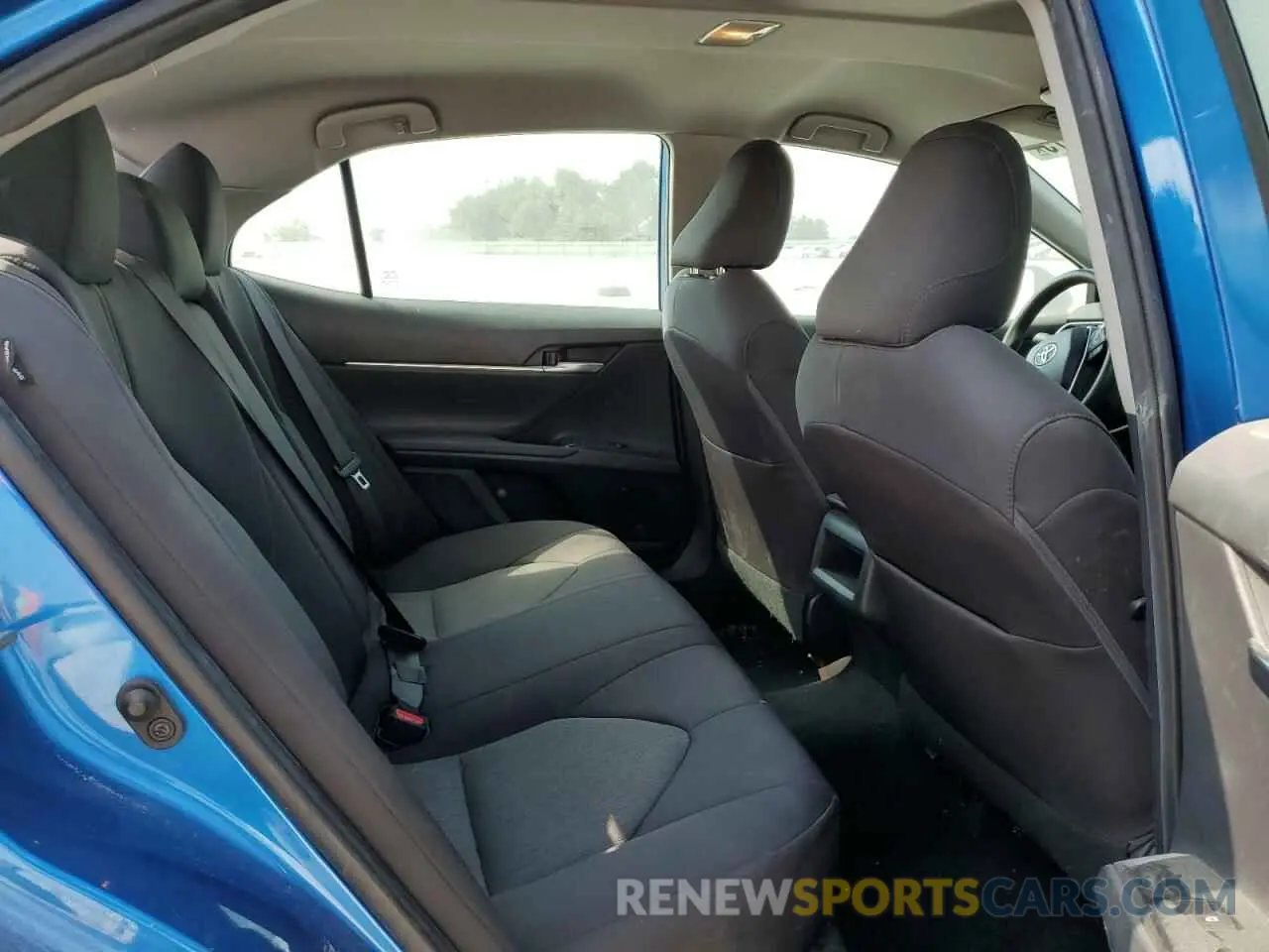 10 Photograph of a damaged car 4T1B11HK5KU288073 TOYOTA CAMRY 2019