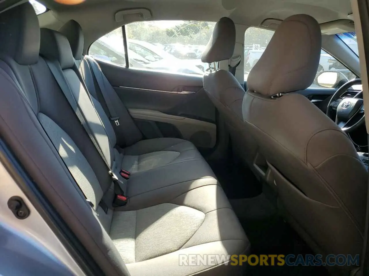 10 Photograph of a damaged car 4T1B11HK5KU288932 TOYOTA CAMRY 2019