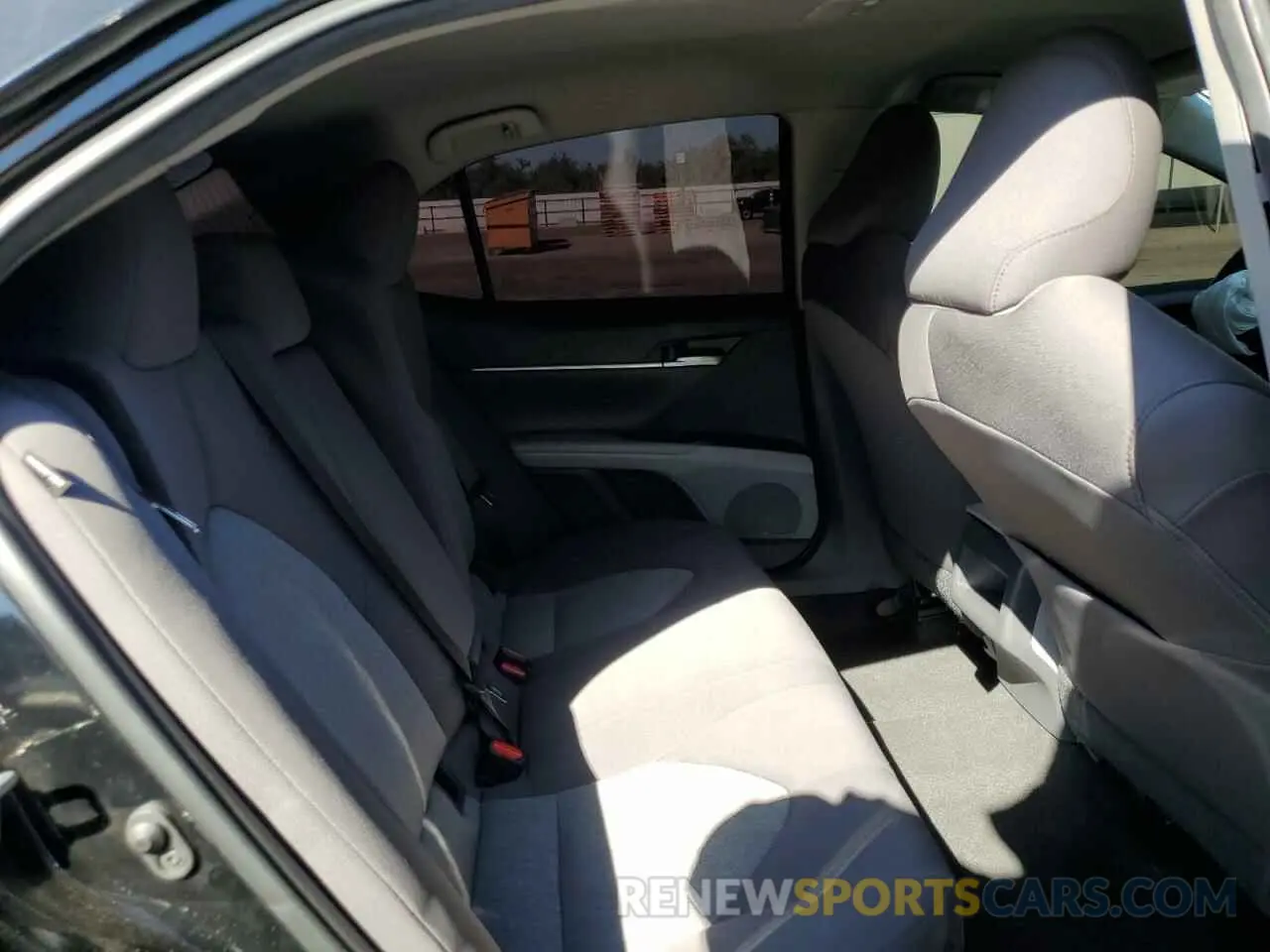 10 Photograph of a damaged car 4T1B11HK5KU289711 TOYOTA CAMRY 2019