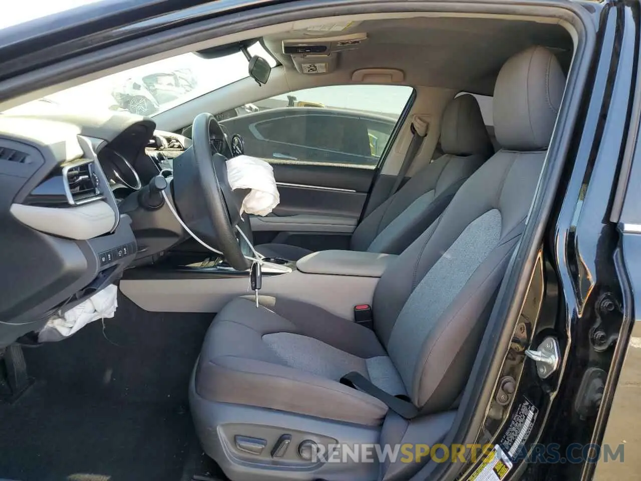 7 Photograph of a damaged car 4T1B11HK5KU289711 TOYOTA CAMRY 2019