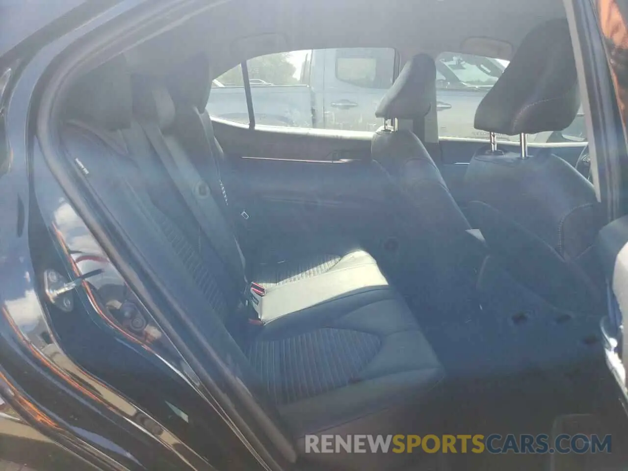 10 Photograph of a damaged car 4T1B11HK5KU293452 TOYOTA CAMRY 2019