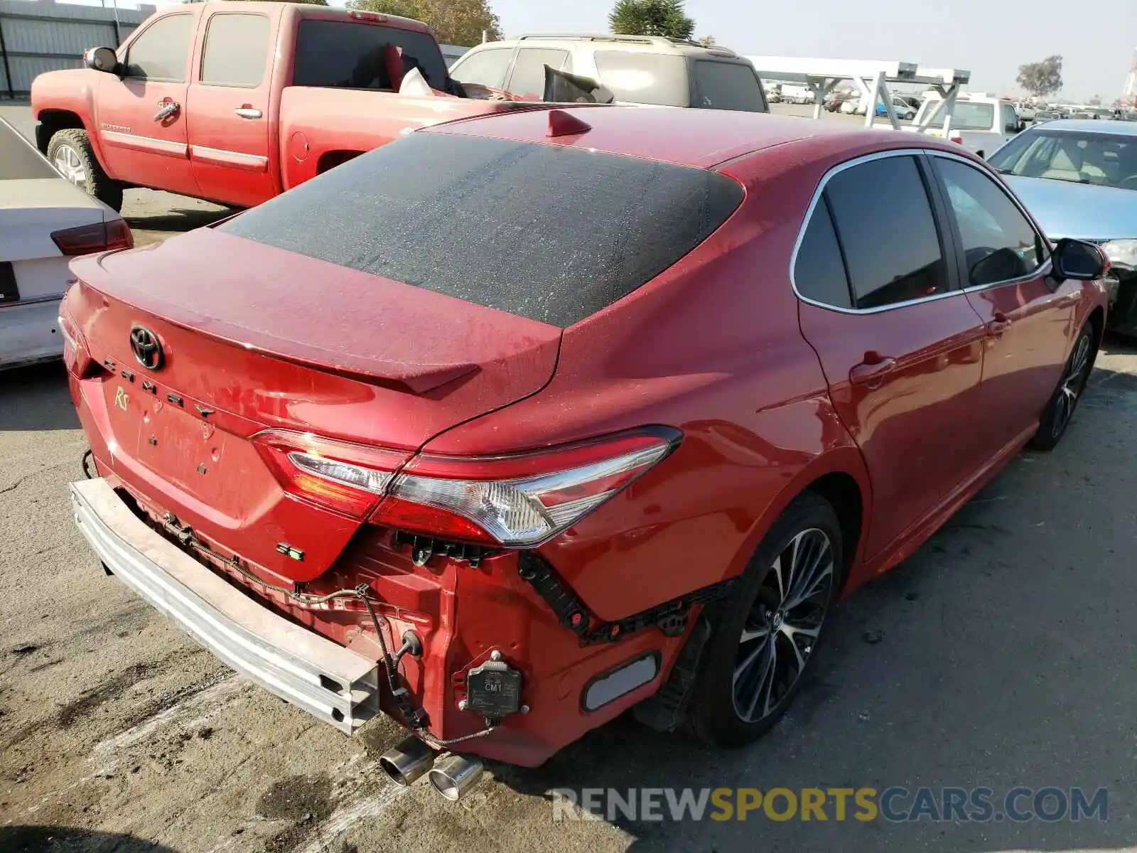 4 Photograph of a damaged car 4T1B11HK5KU293533 TOYOTA CAMRY 2019