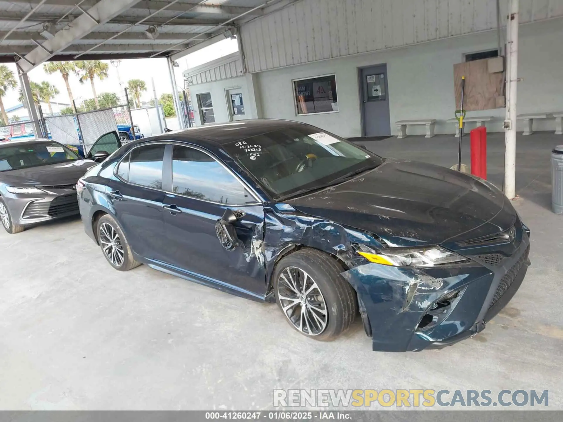 13 Photograph of a damaged car 4T1B11HK5KU295928 TOYOTA CAMRY 2019
