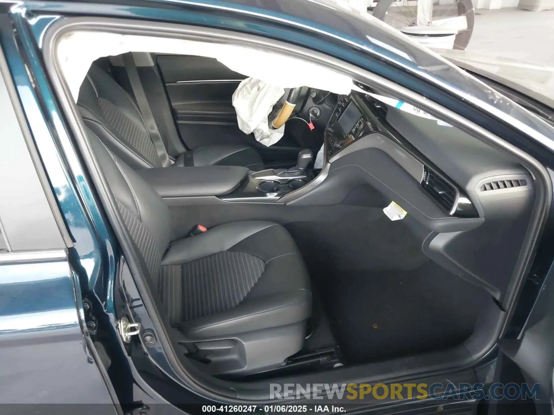 5 Photograph of a damaged car 4T1B11HK5KU295928 TOYOTA CAMRY 2019