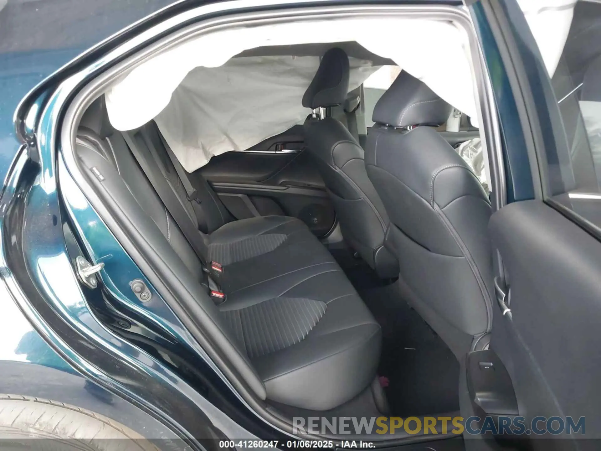 8 Photograph of a damaged car 4T1B11HK5KU295928 TOYOTA CAMRY 2019