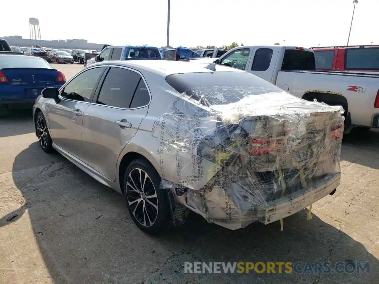 3 Photograph of a damaged car 4T1B11HK5KU680583 TOYOTA CAMRY 2019