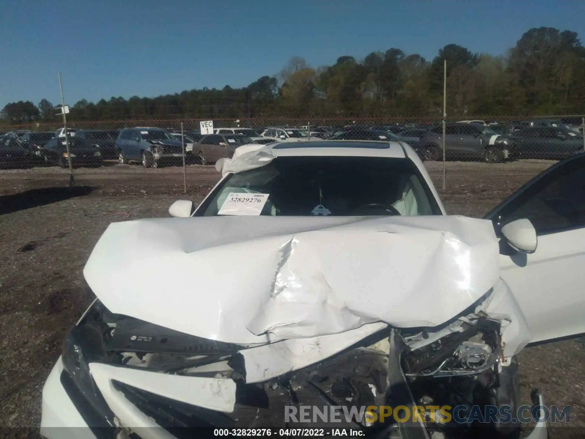 10 Photograph of a damaged car 4T1B11HK5KU681376 TOYOTA CAMRY 2019