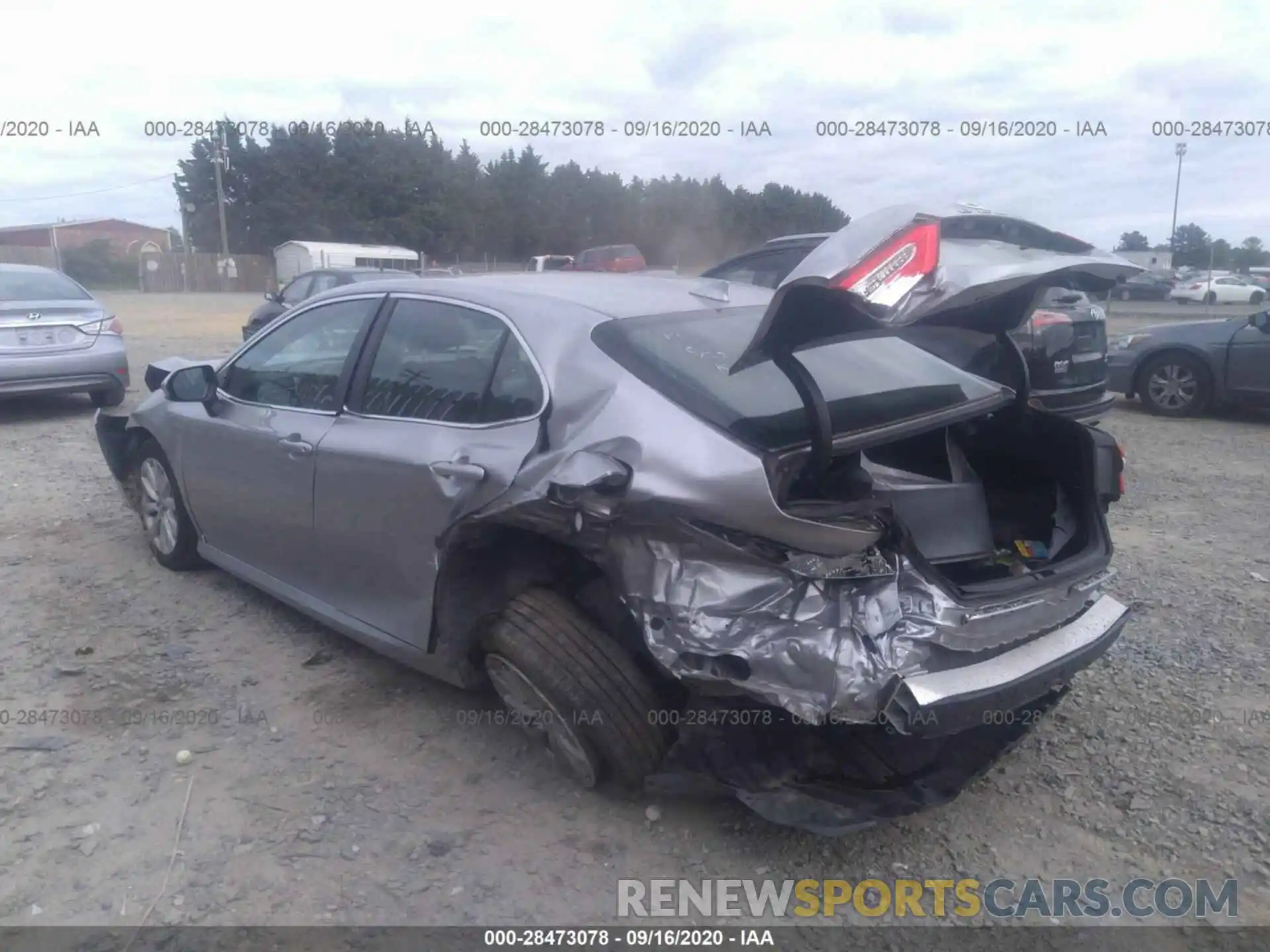 3 Photograph of a damaged car 4T1B11HK5KU682527 TOYOTA CAMRY 2019