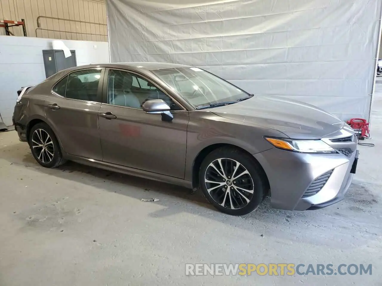 4 Photograph of a damaged car 4T1B11HK5KU685654 TOYOTA CAMRY 2019