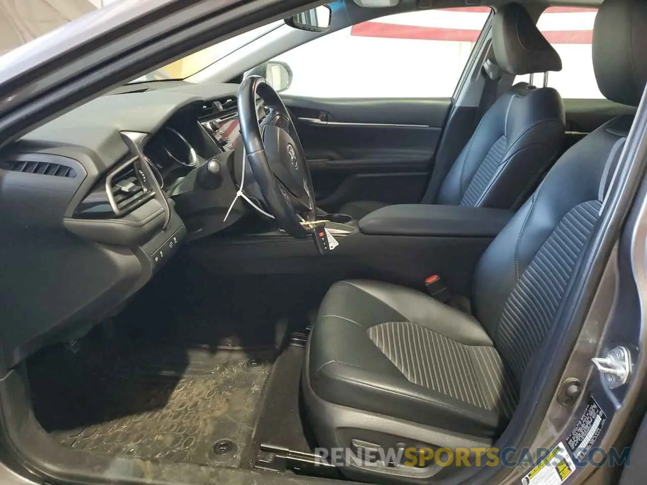 7 Photograph of a damaged car 4T1B11HK5KU685654 TOYOTA CAMRY 2019