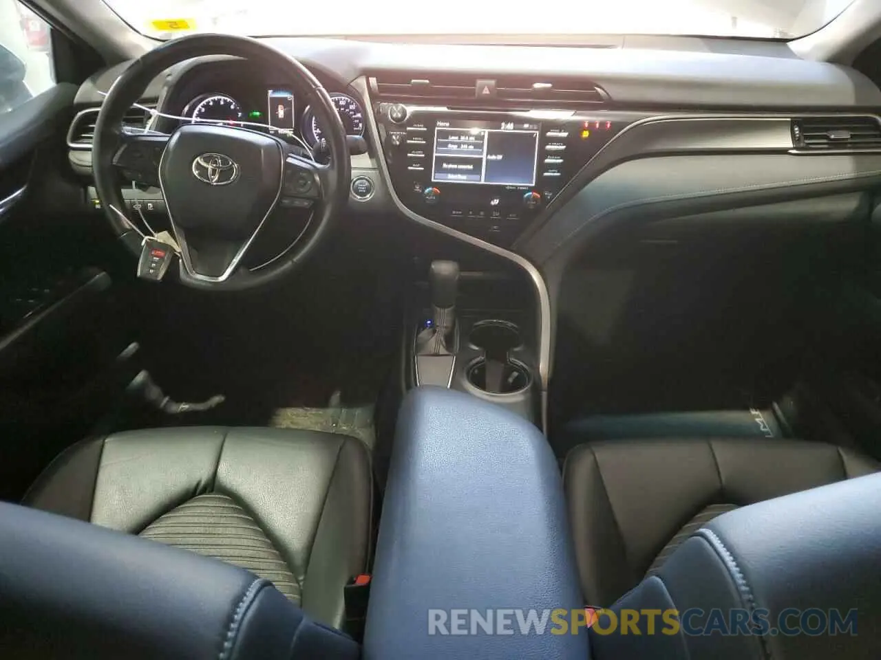 8 Photograph of a damaged car 4T1B11HK5KU685654 TOYOTA CAMRY 2019