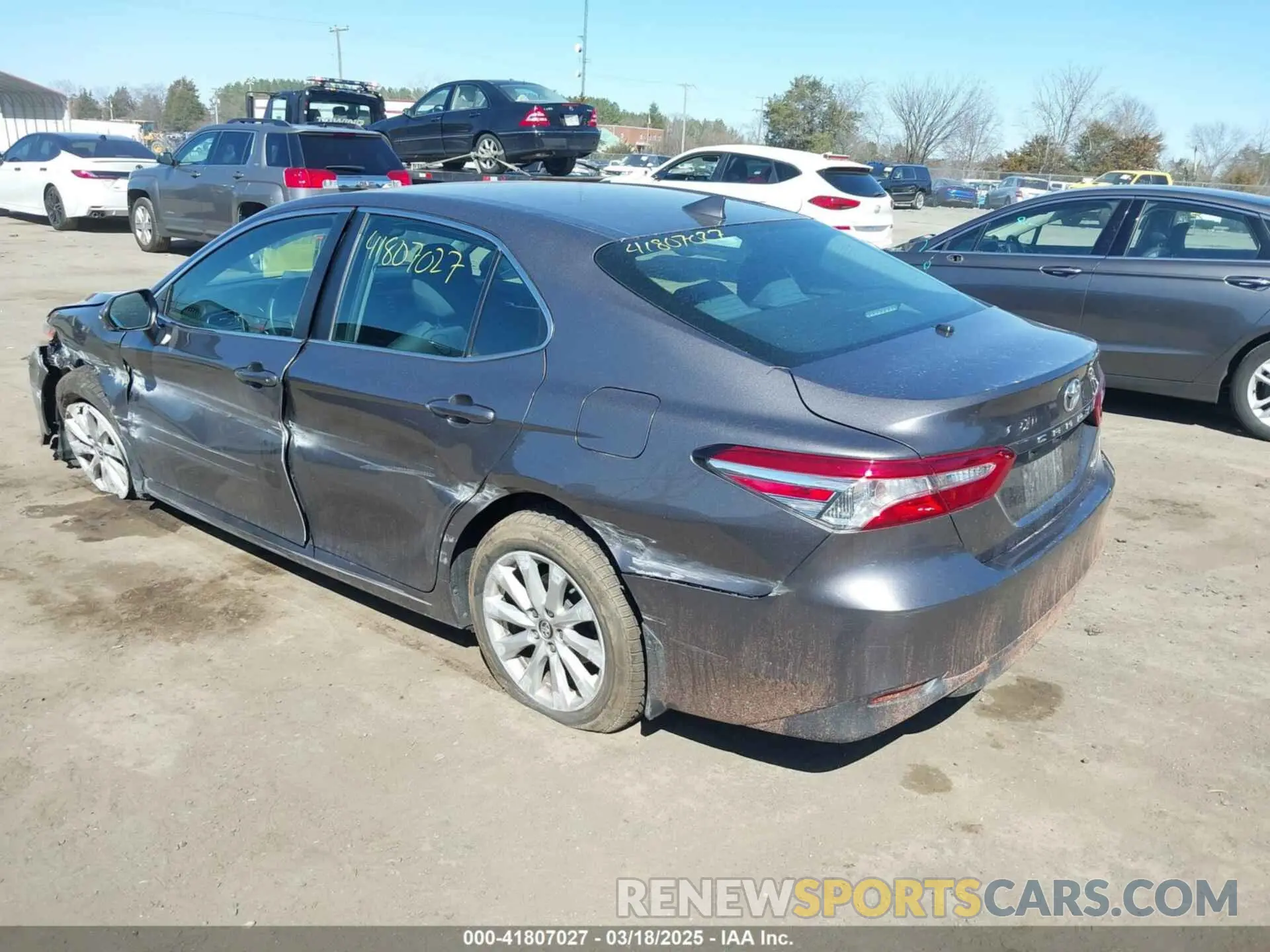 3 Photograph of a damaged car 4T1B11HK5KU692717 TOYOTA CAMRY 2019