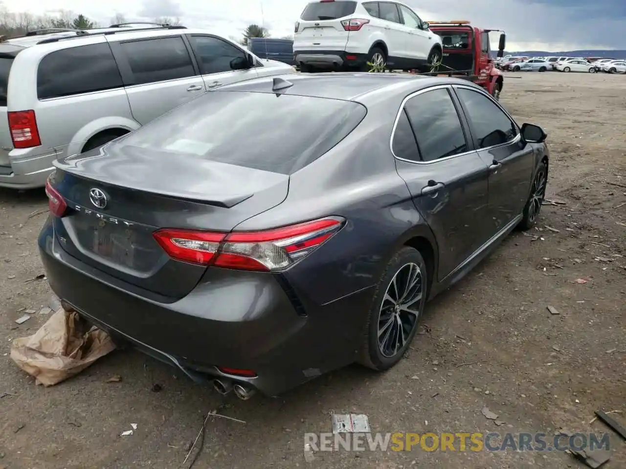 4 Photograph of a damaged car 4T1B11HK5KU694046 TOYOTA CAMRY 2019