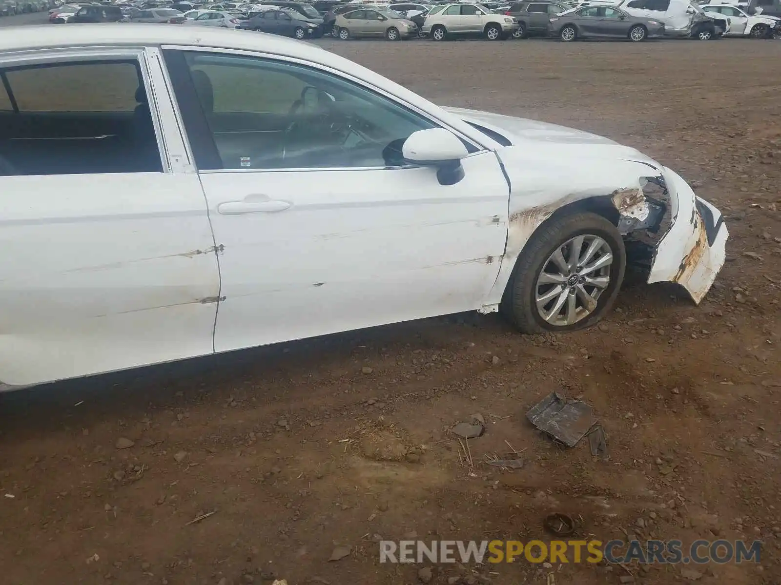 9 Photograph of a damaged car 4T1B11HK5KU696203 TOYOTA CAMRY 2019