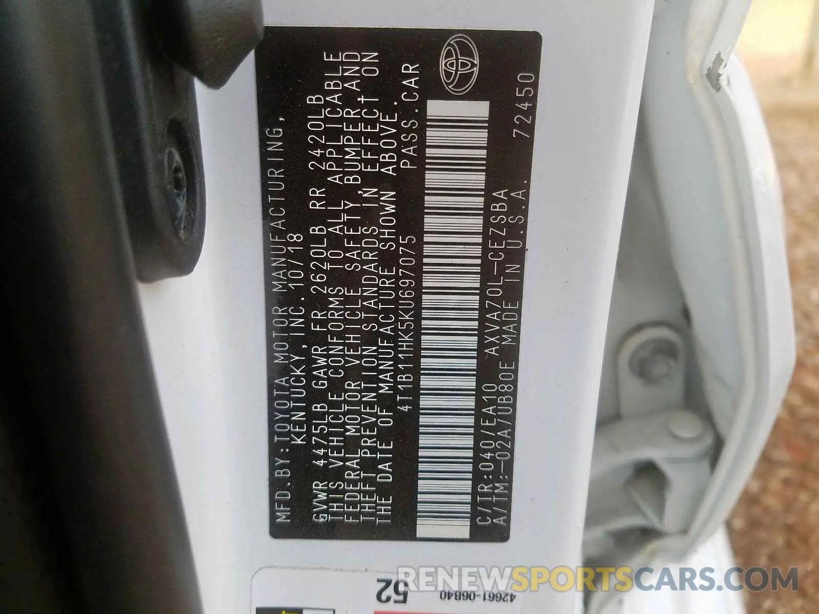 10 Photograph of a damaged car 4T1B11HK5KU697075 TOYOTA CAMRY 2019