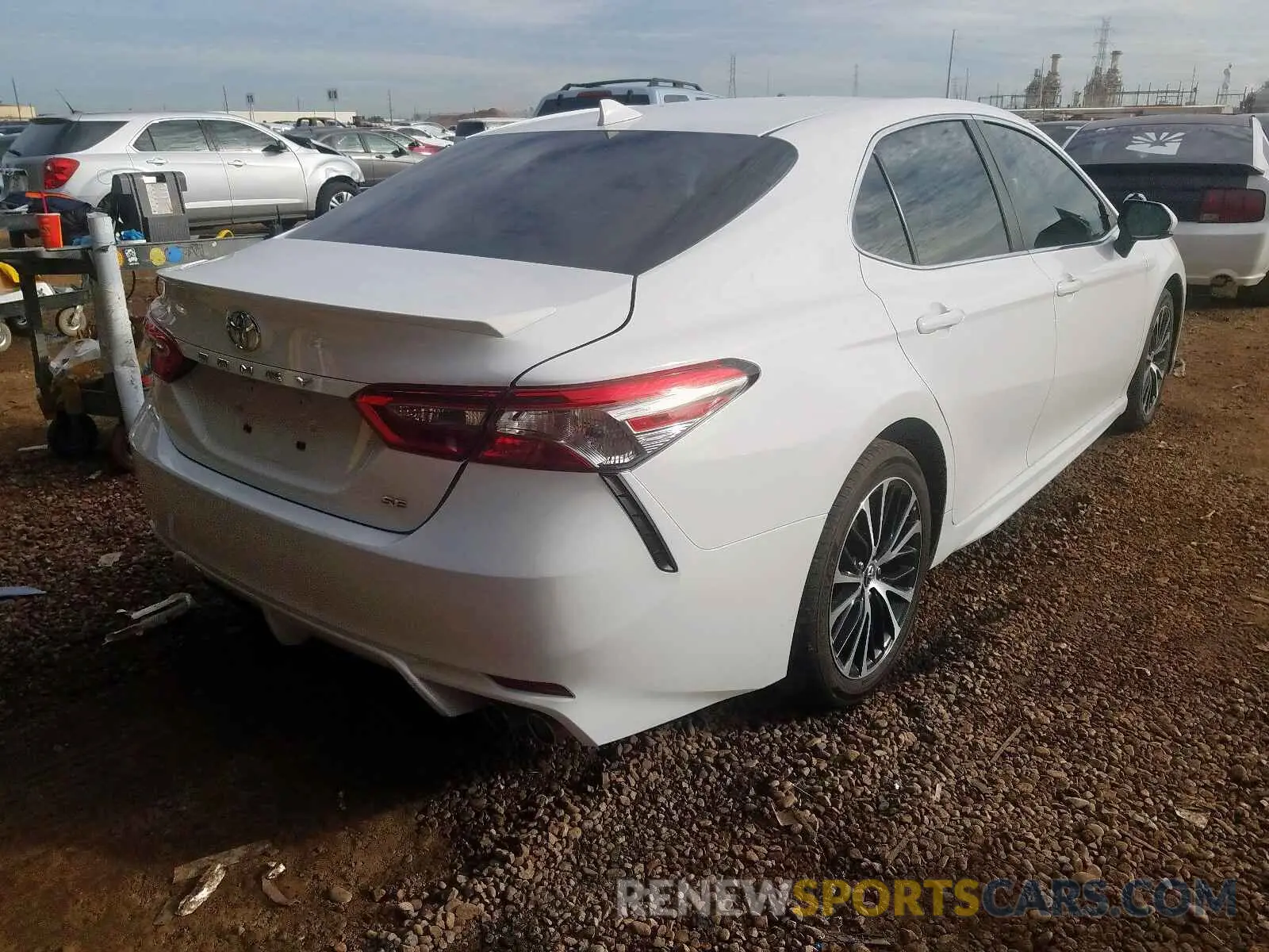 4 Photograph of a damaged car 4T1B11HK5KU697075 TOYOTA CAMRY 2019