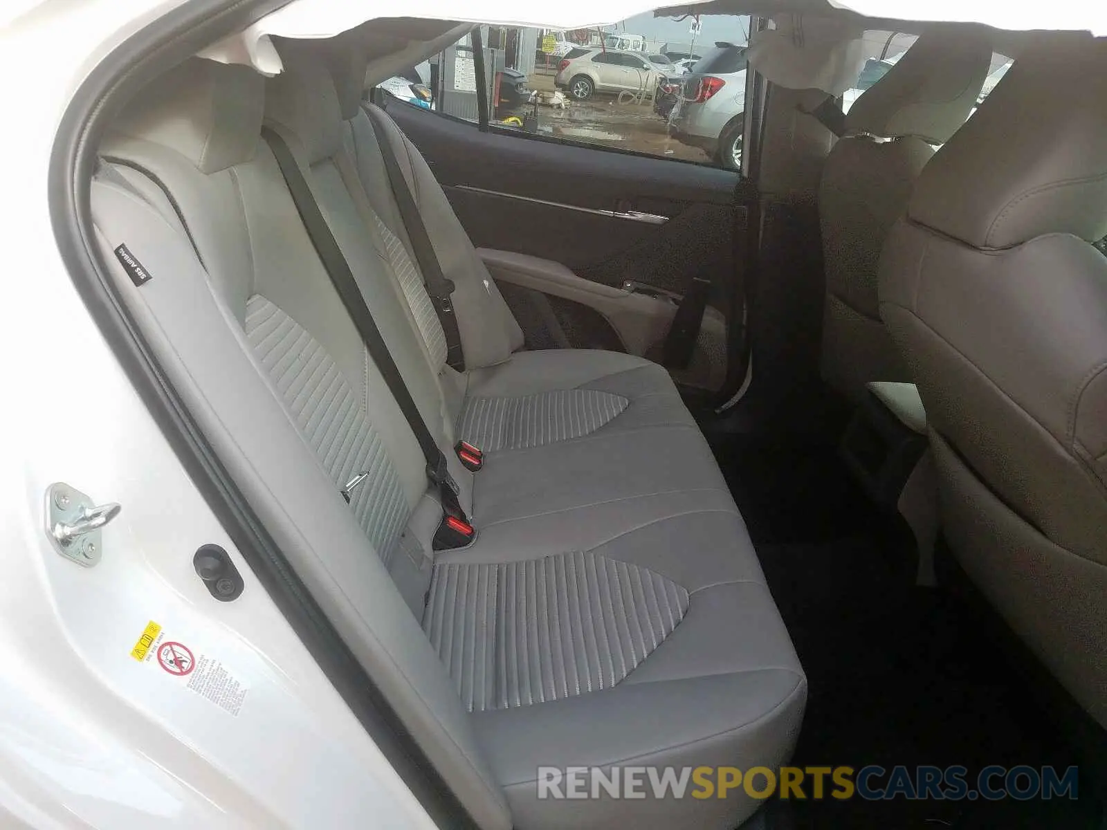 6 Photograph of a damaged car 4T1B11HK5KU697075 TOYOTA CAMRY 2019