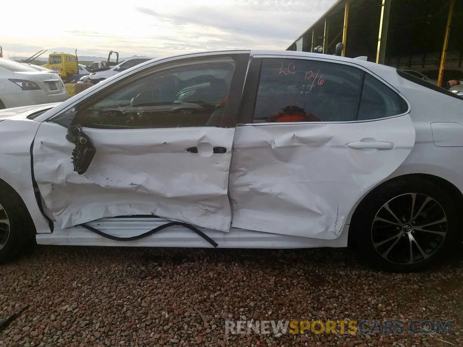9 Photograph of a damaged car 4T1B11HK5KU697075 TOYOTA CAMRY 2019