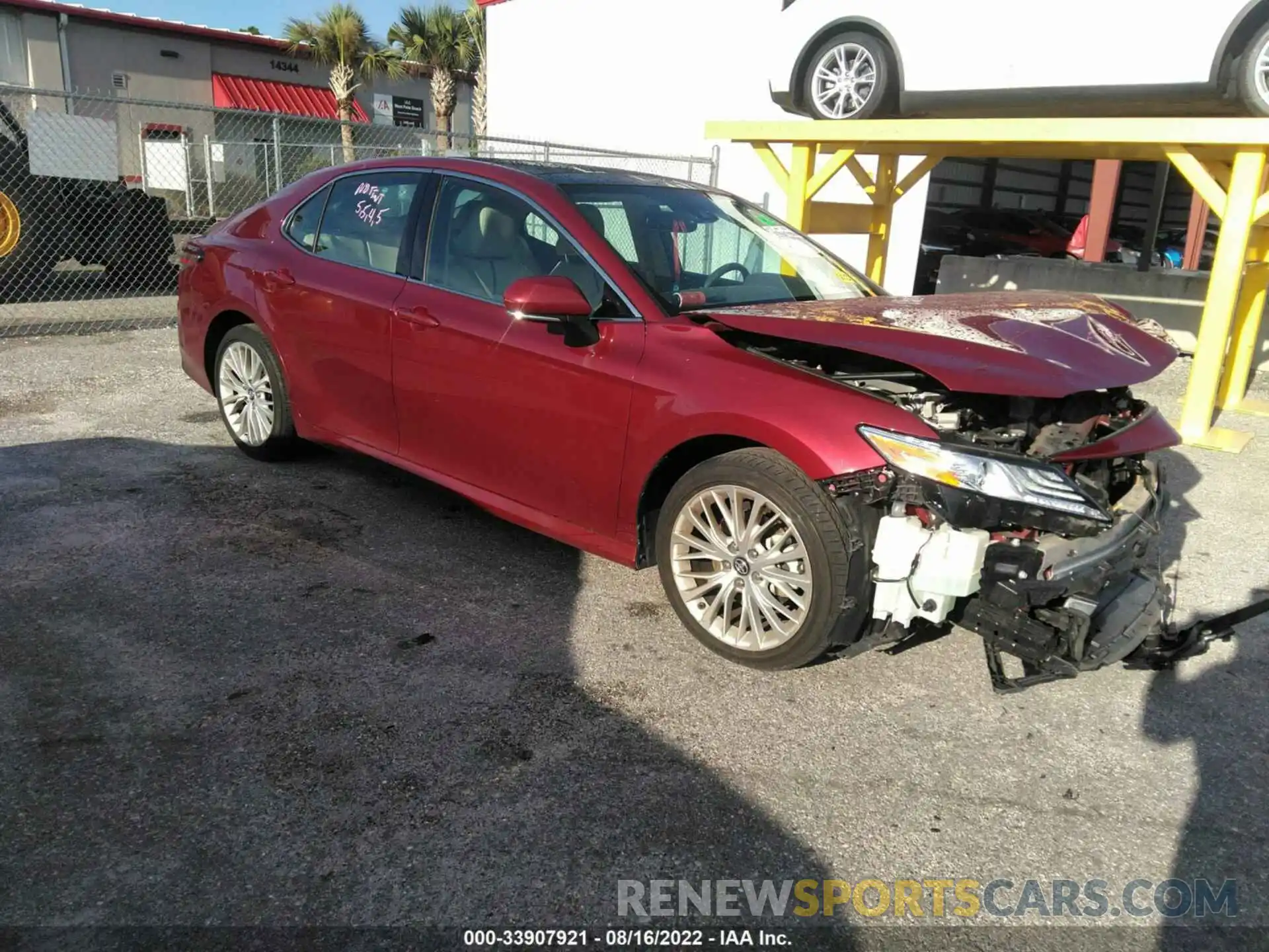 1 Photograph of a damaged car 4T1B11HK5KU699182 TOYOTA CAMRY 2019