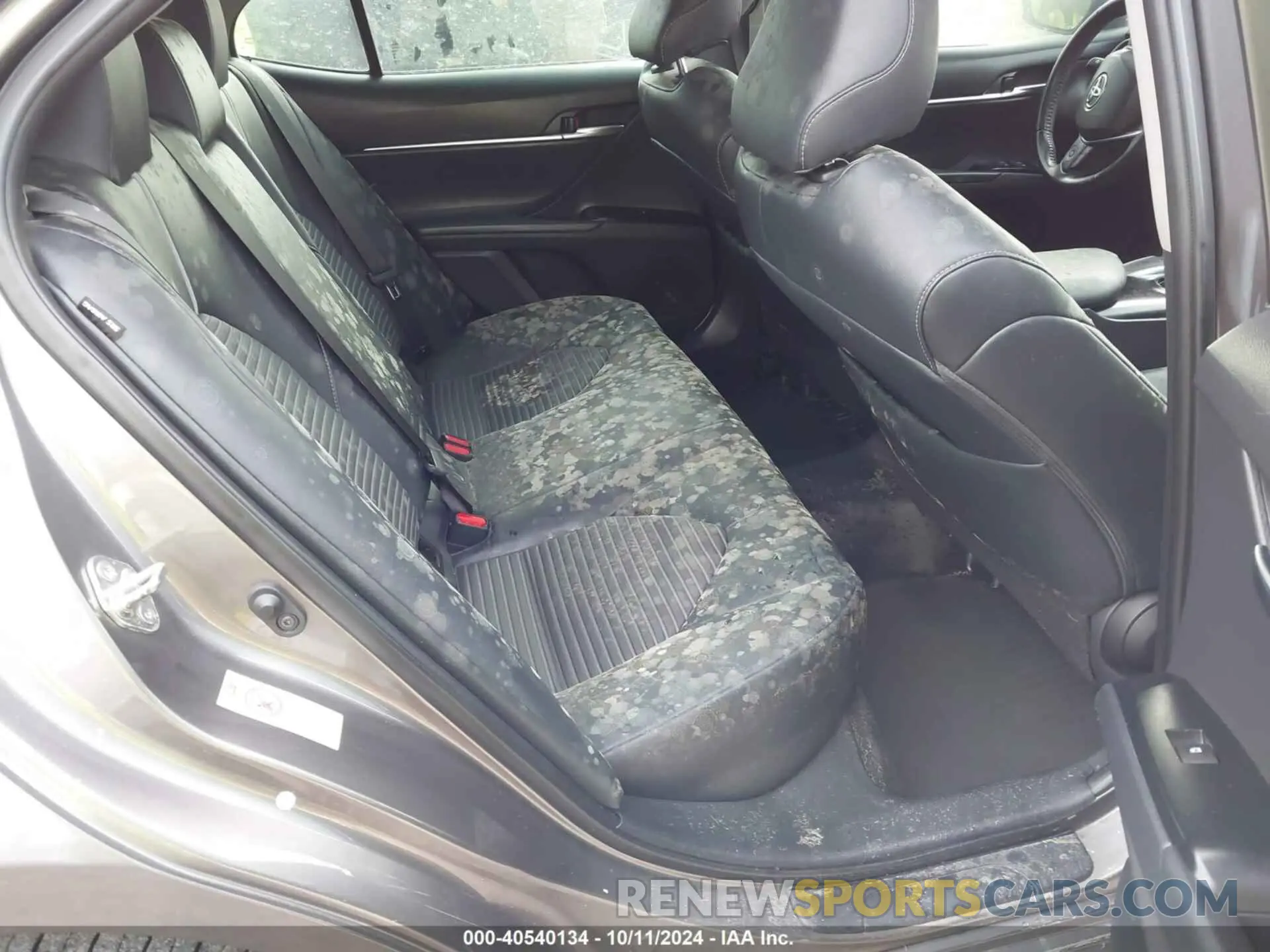 8 Photograph of a damaged car 4T1B11HK5KU700024 TOYOTA CAMRY 2019