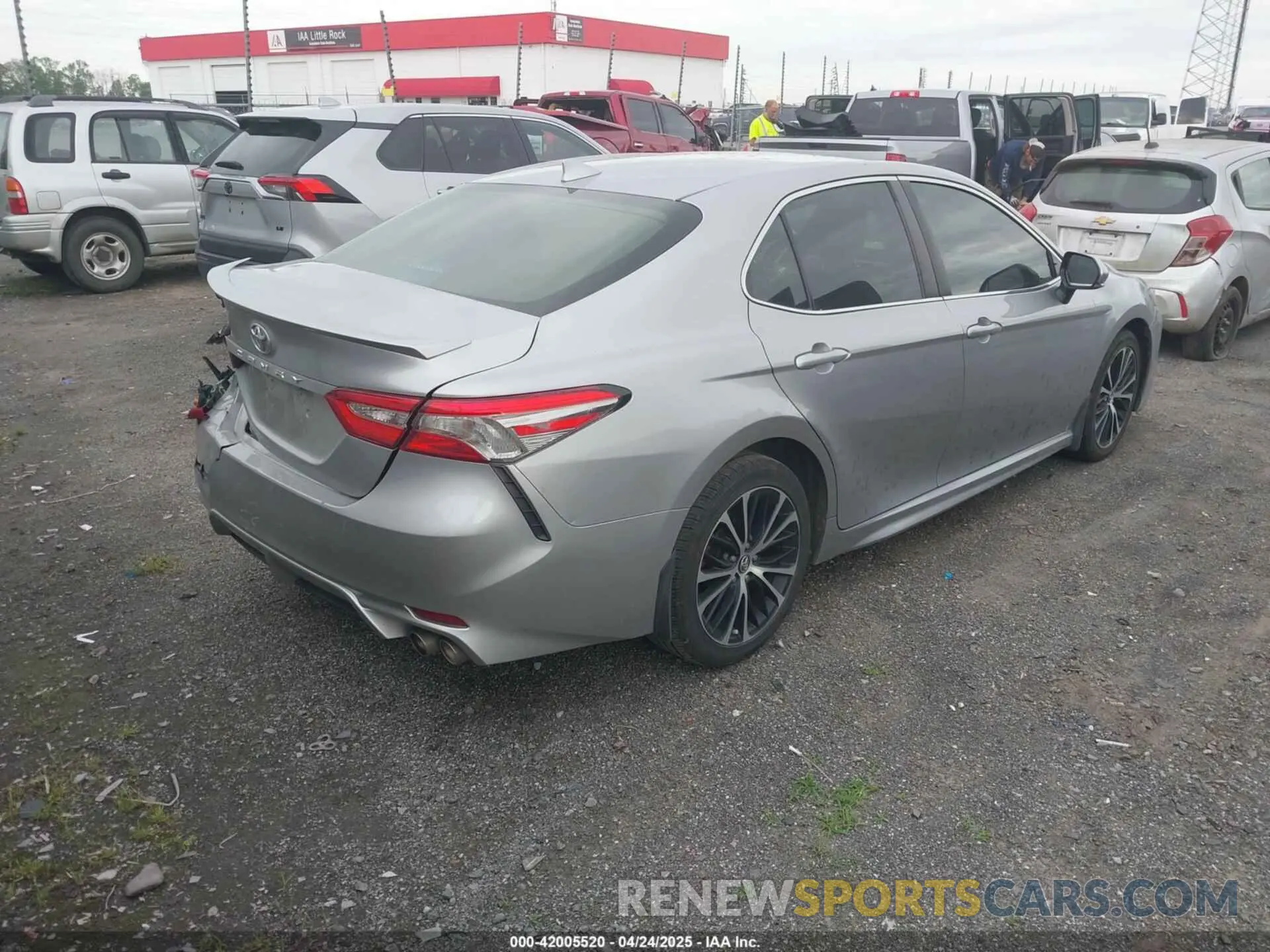 4 Photograph of a damaged car 4T1B11HK5KU707703 TOYOTA CAMRY 2019