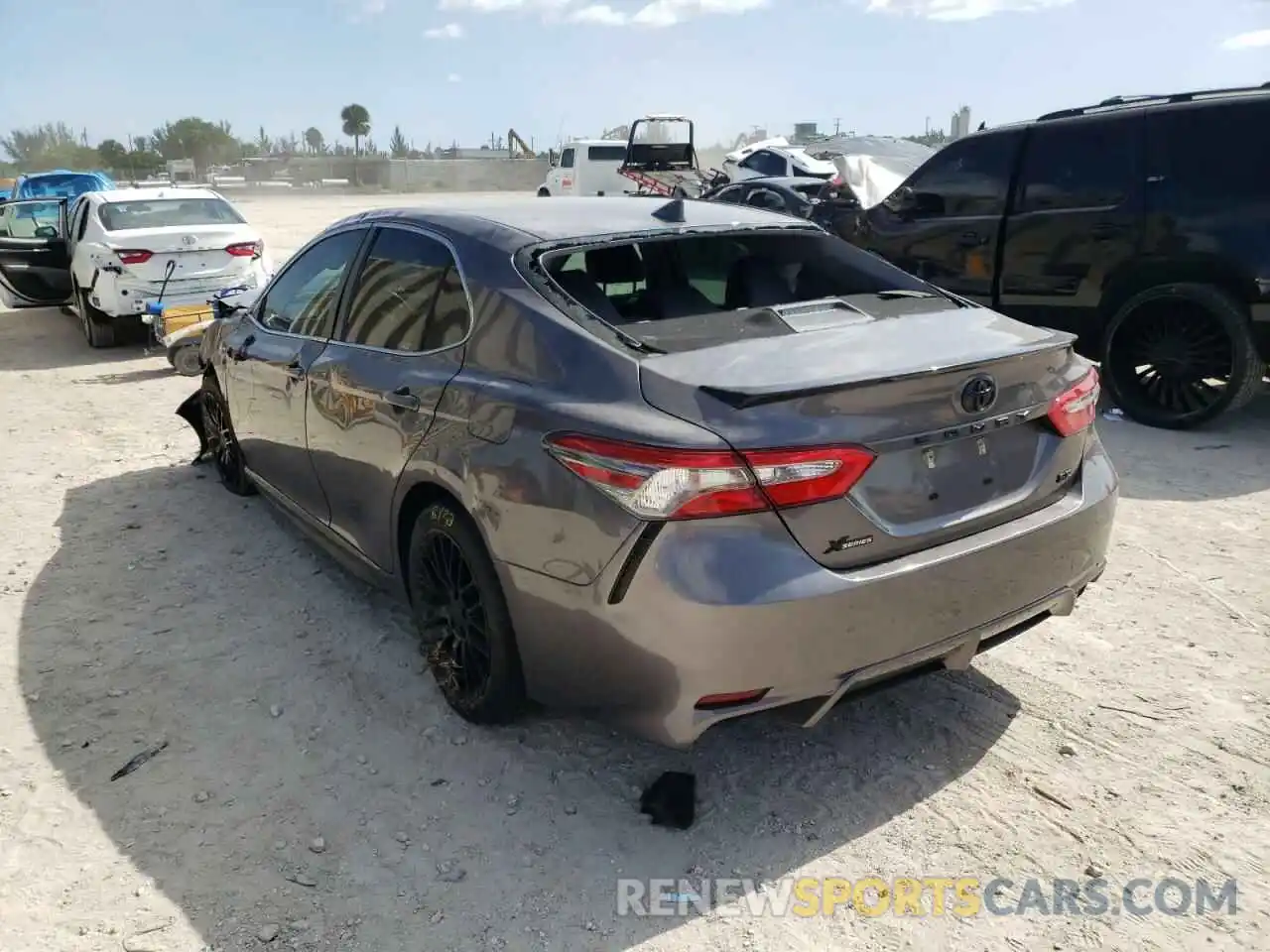 3 Photograph of a damaged car 4T1B11HK5KU709452 TOYOTA CAMRY 2019