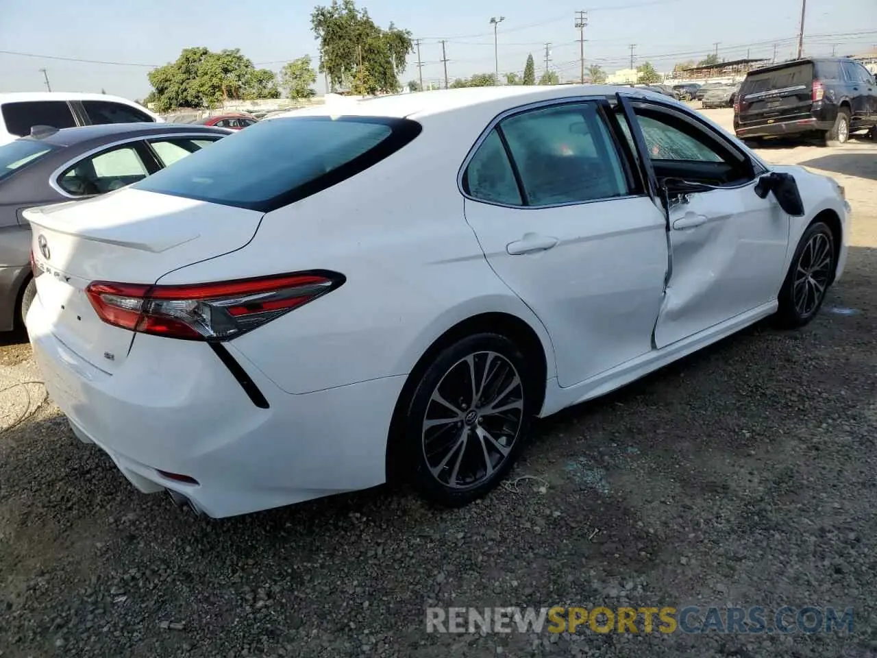 3 Photograph of a damaged car 4T1B11HK5KU710794 TOYOTA CAMRY 2019