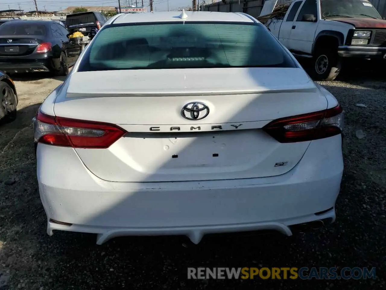 6 Photograph of a damaged car 4T1B11HK5KU710794 TOYOTA CAMRY 2019