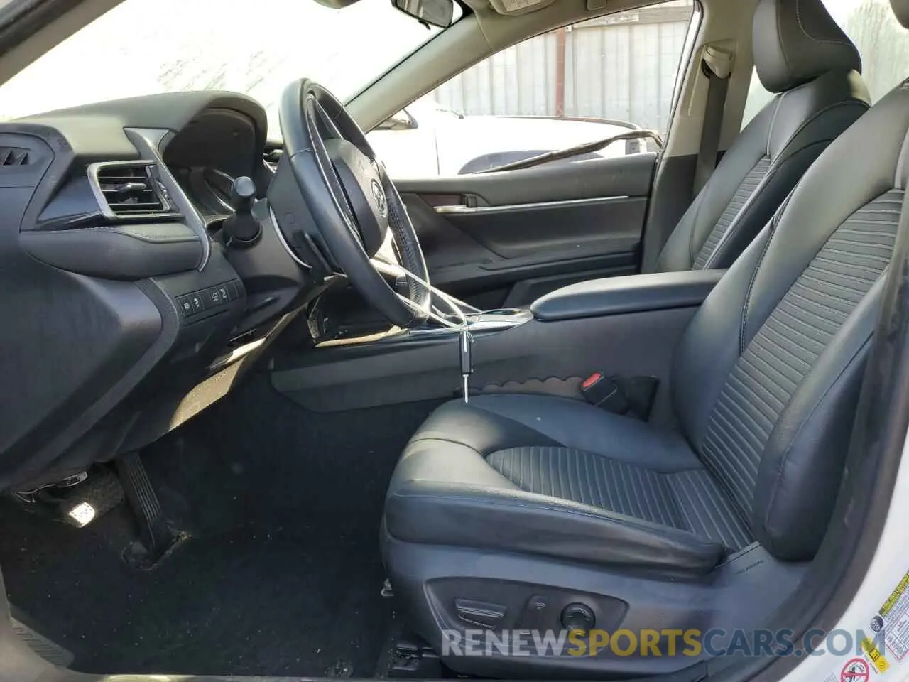 7 Photograph of a damaged car 4T1B11HK5KU710794 TOYOTA CAMRY 2019