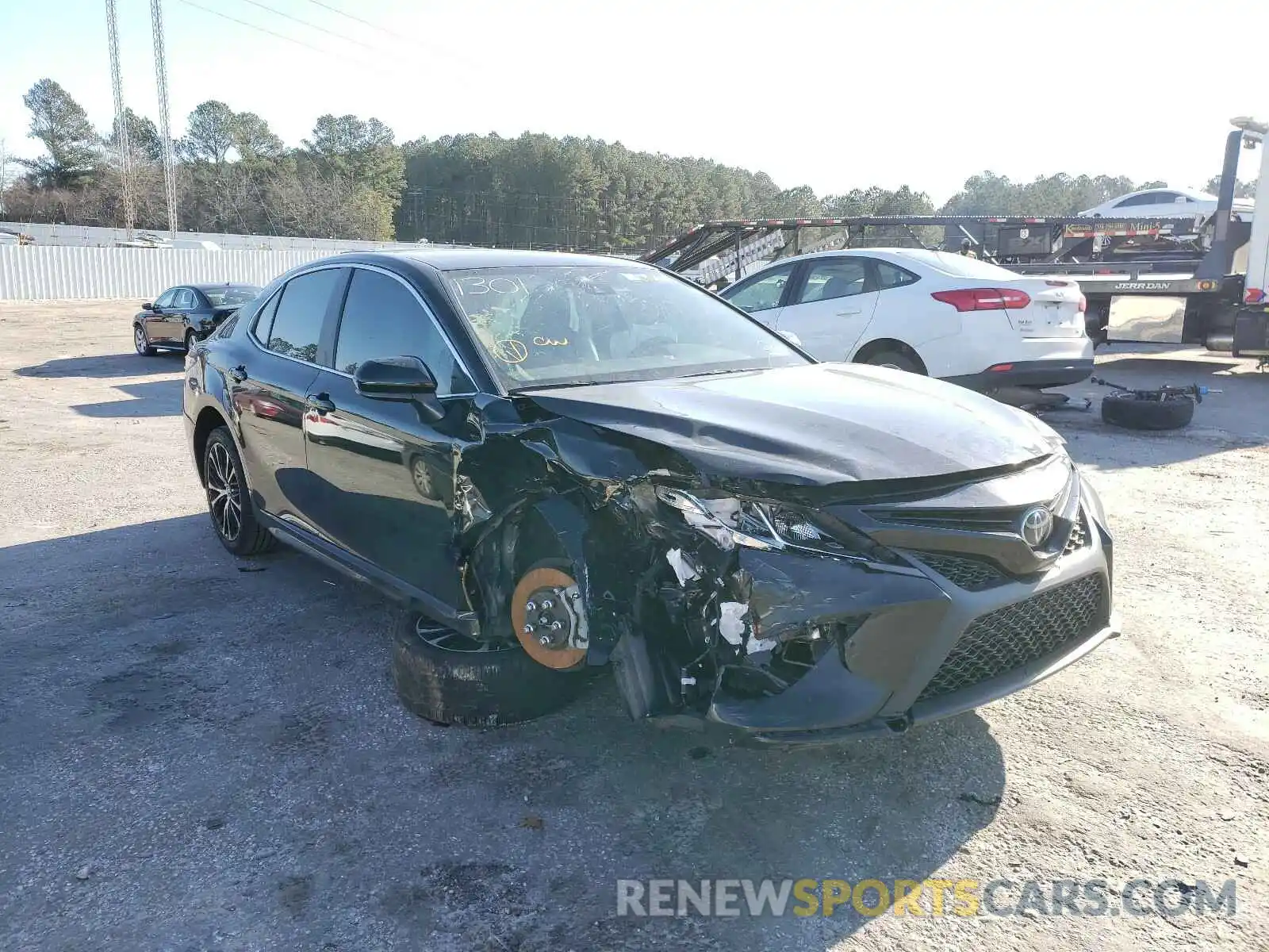 1 Photograph of a damaged car 4T1B11HK5KU711301 TOYOTA CAMRY 2019