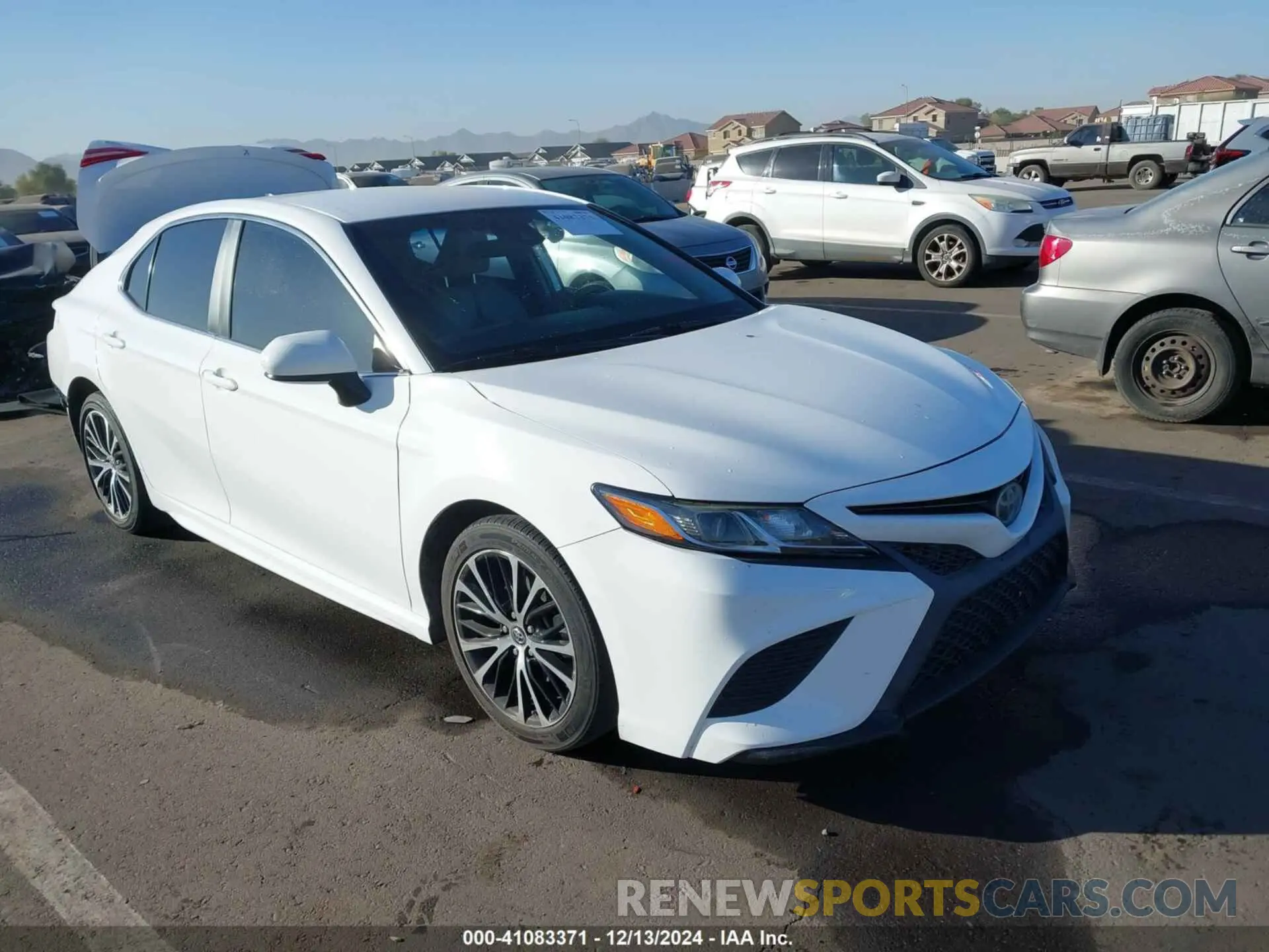 1 Photograph of a damaged car 4T1B11HK5KU712044 TOYOTA CAMRY 2019