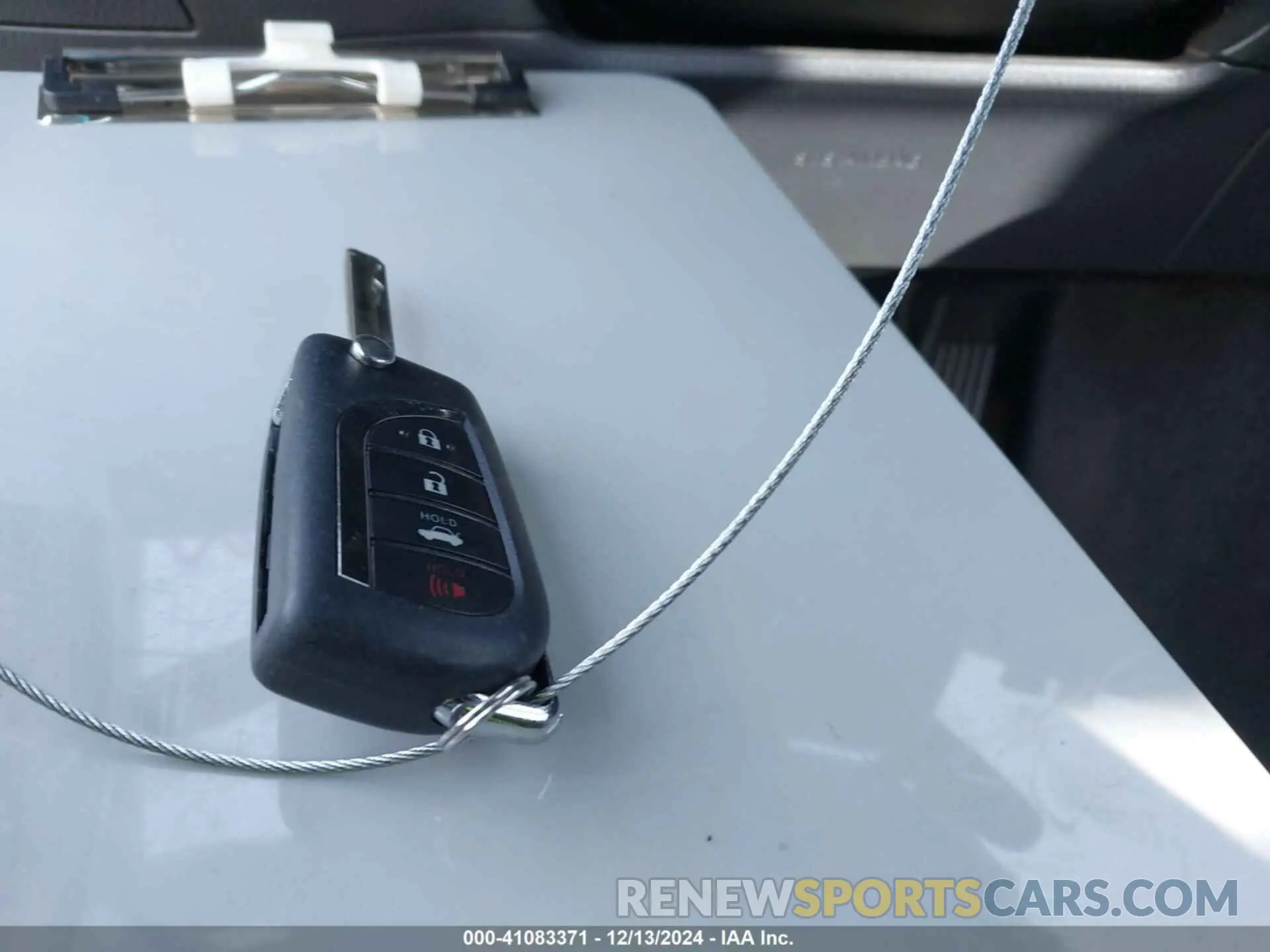 11 Photograph of a damaged car 4T1B11HK5KU712044 TOYOTA CAMRY 2019