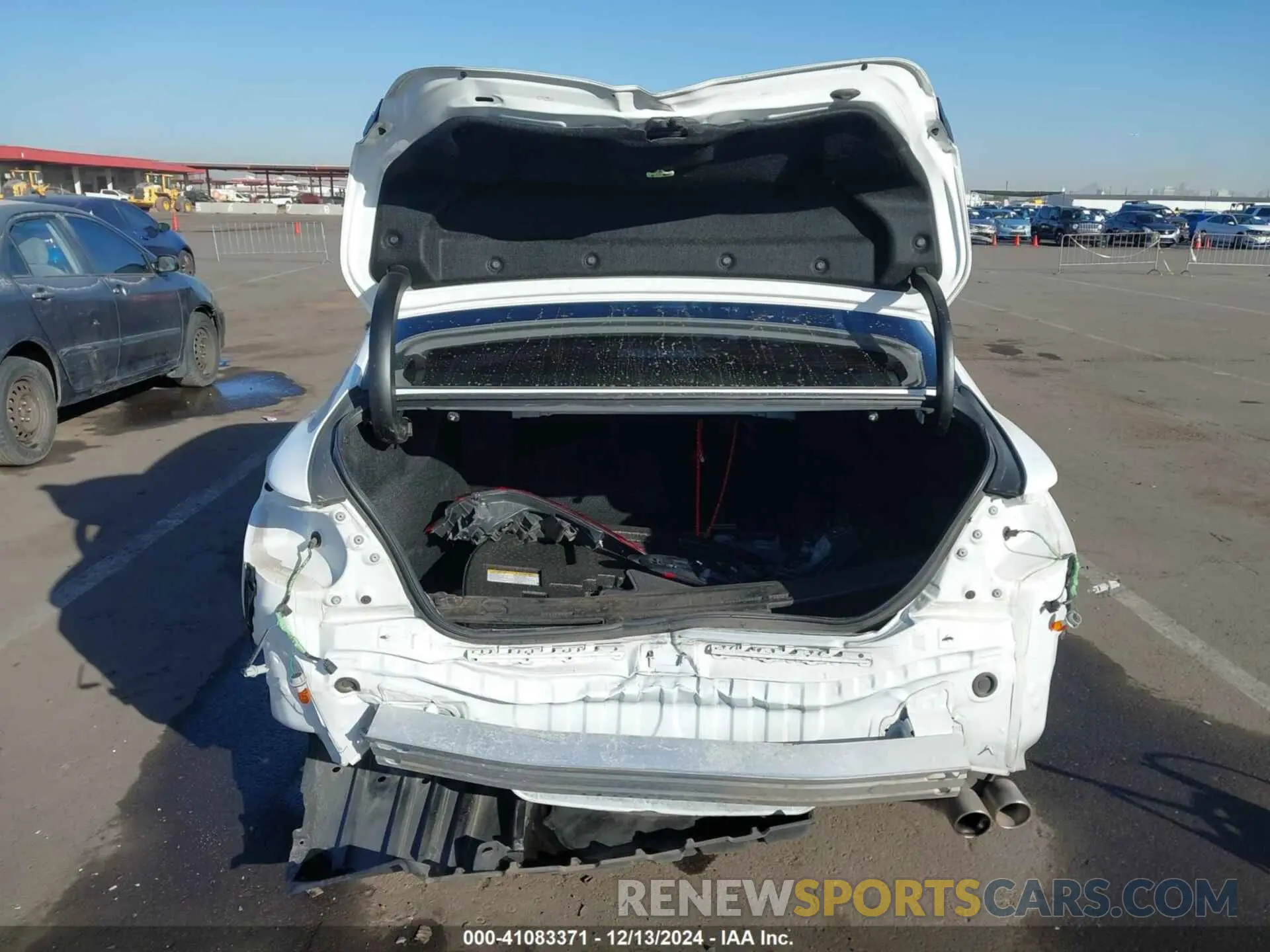 16 Photograph of a damaged car 4T1B11HK5KU712044 TOYOTA CAMRY 2019