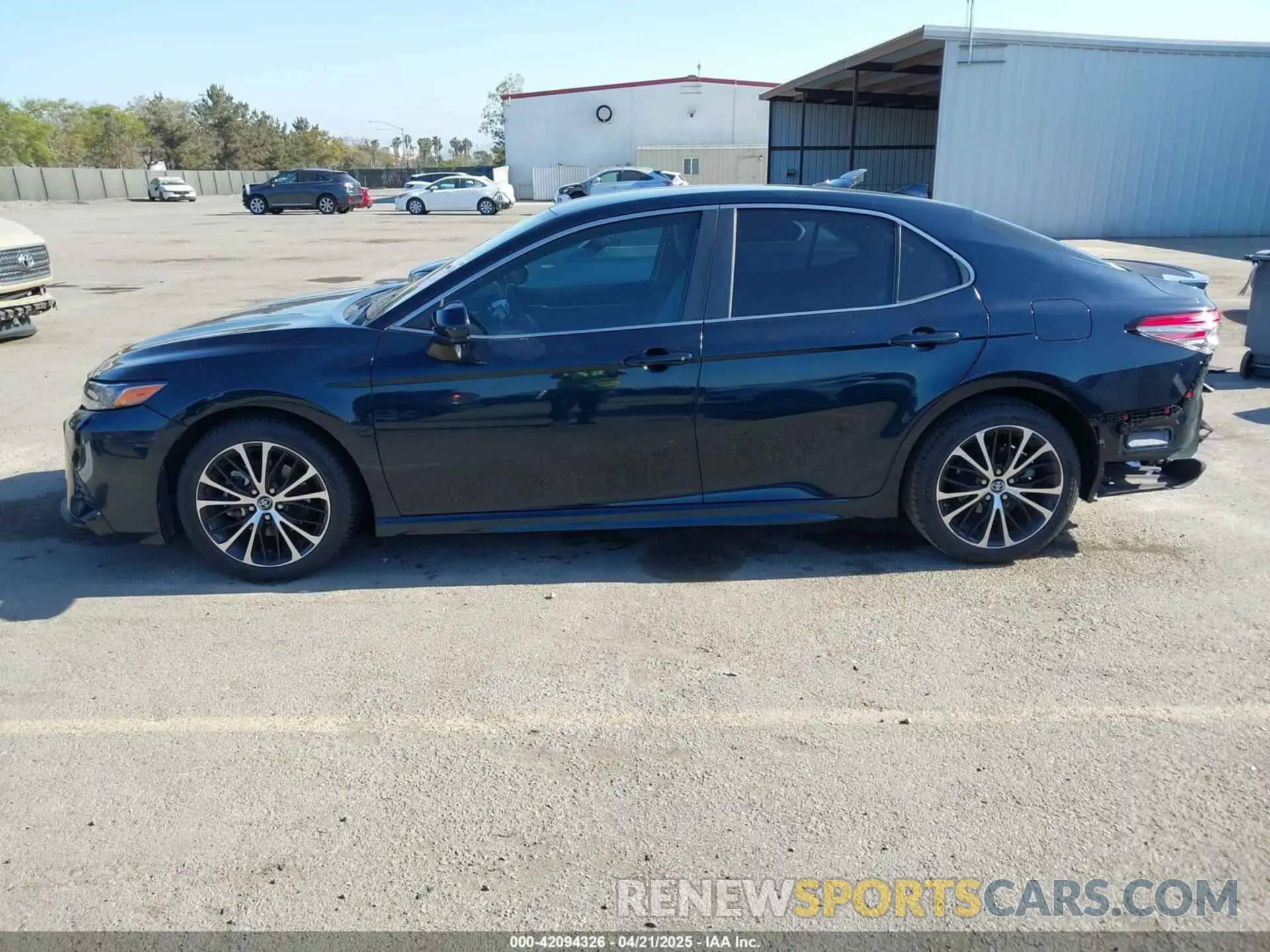 15 Photograph of a damaged car 4T1B11HK5KU713145 TOYOTA CAMRY 2019