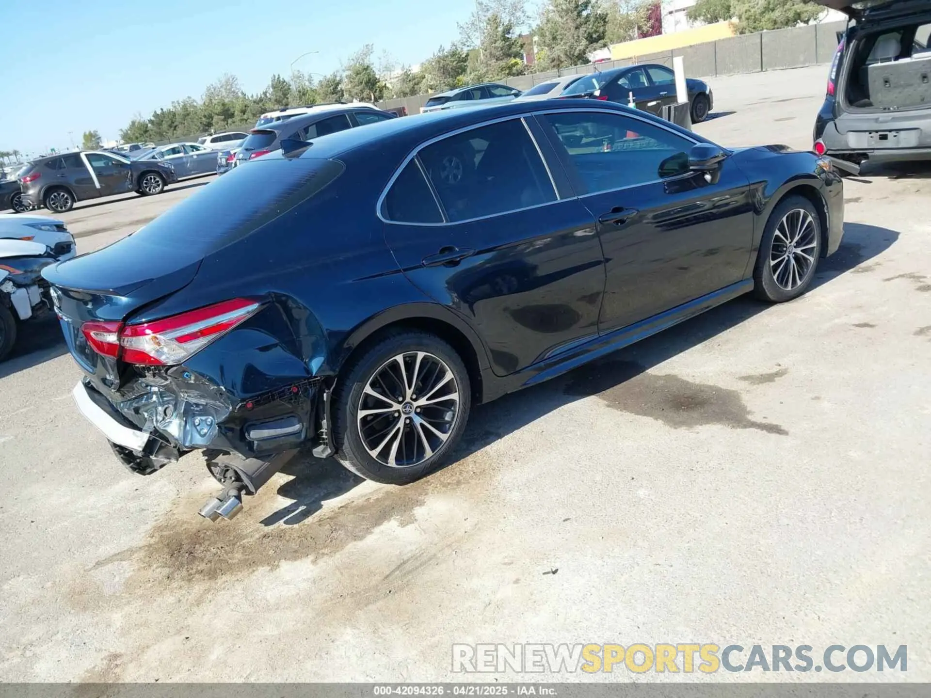 4 Photograph of a damaged car 4T1B11HK5KU713145 TOYOTA CAMRY 2019
