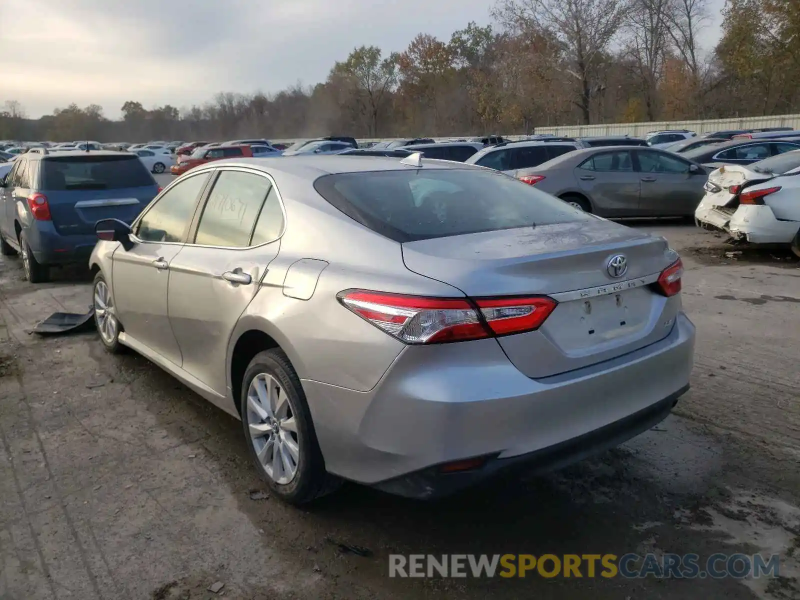 3 Photograph of a damaged car 4T1B11HK5KU713582 TOYOTA CAMRY 2019