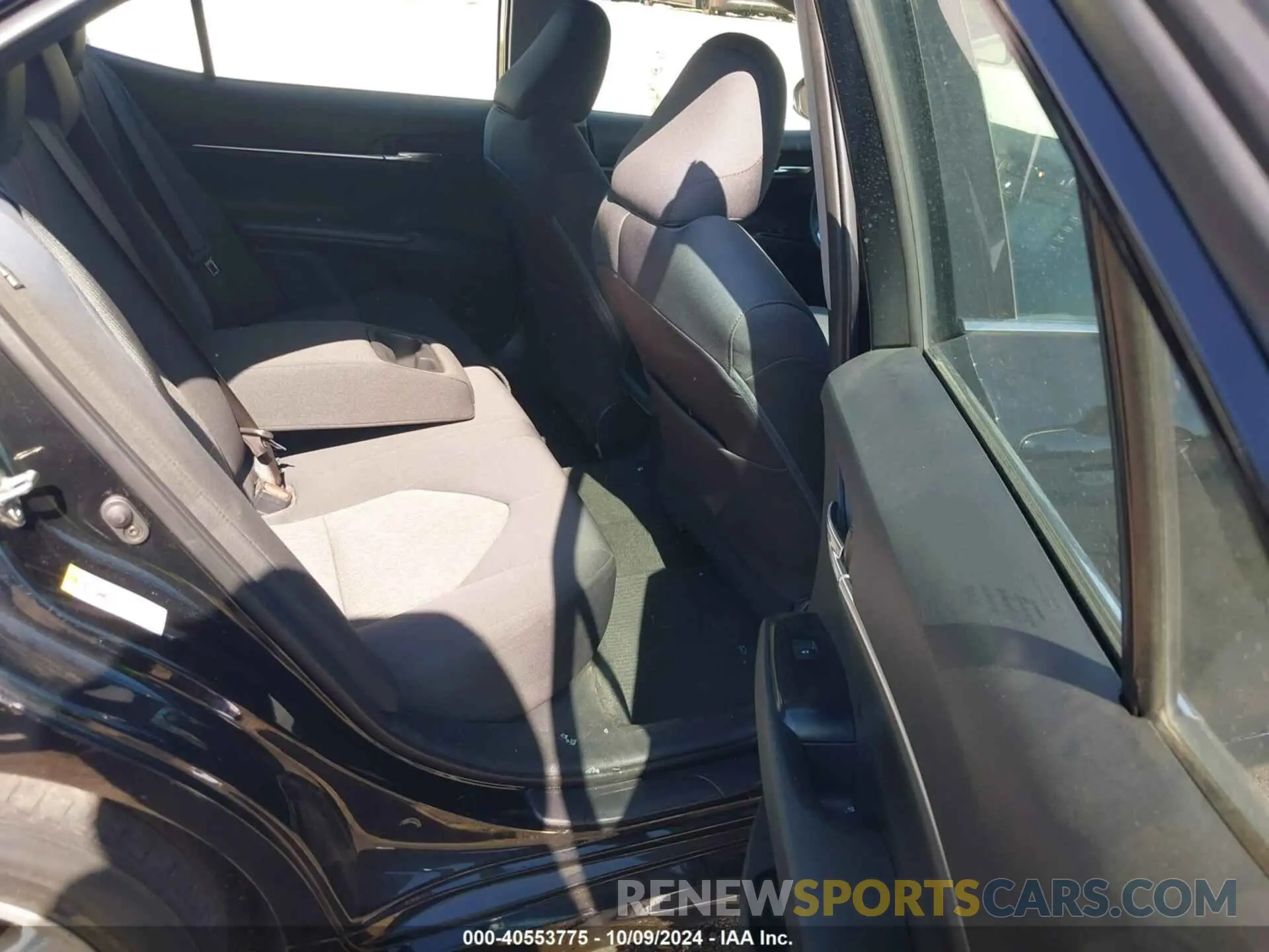 8 Photograph of a damaged car 4T1B11HK5KU714022 TOYOTA CAMRY 2019