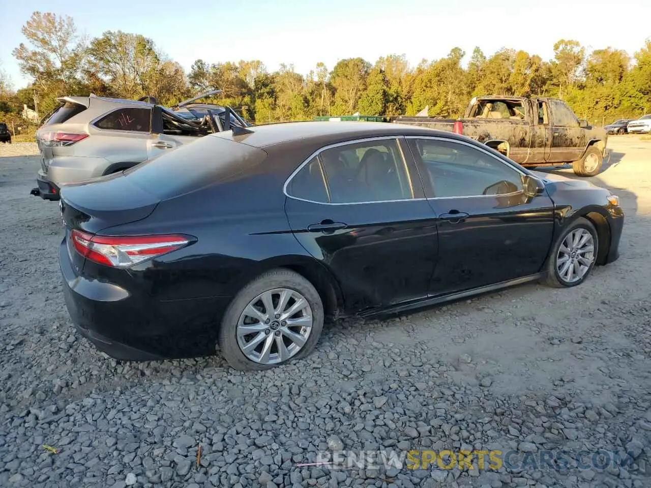 3 Photograph of a damaged car 4T1B11HK5KU714375 TOYOTA CAMRY 2019