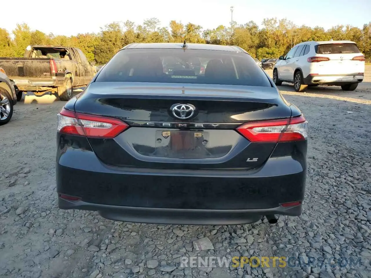 6 Photograph of a damaged car 4T1B11HK5KU714375 TOYOTA CAMRY 2019